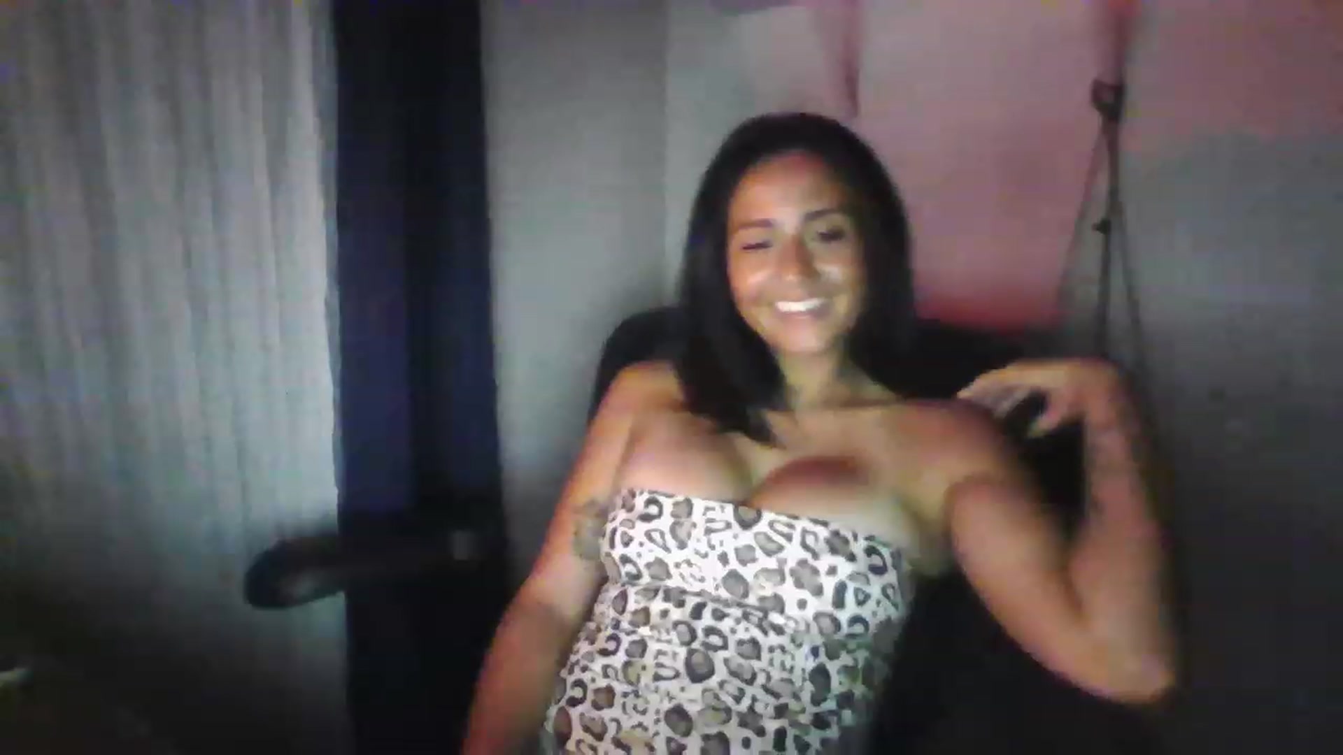 Gallery image thumbnail from LuciannaLayne's myfreecams stream on, 05/29/2023, 10:40 image 5 of 20