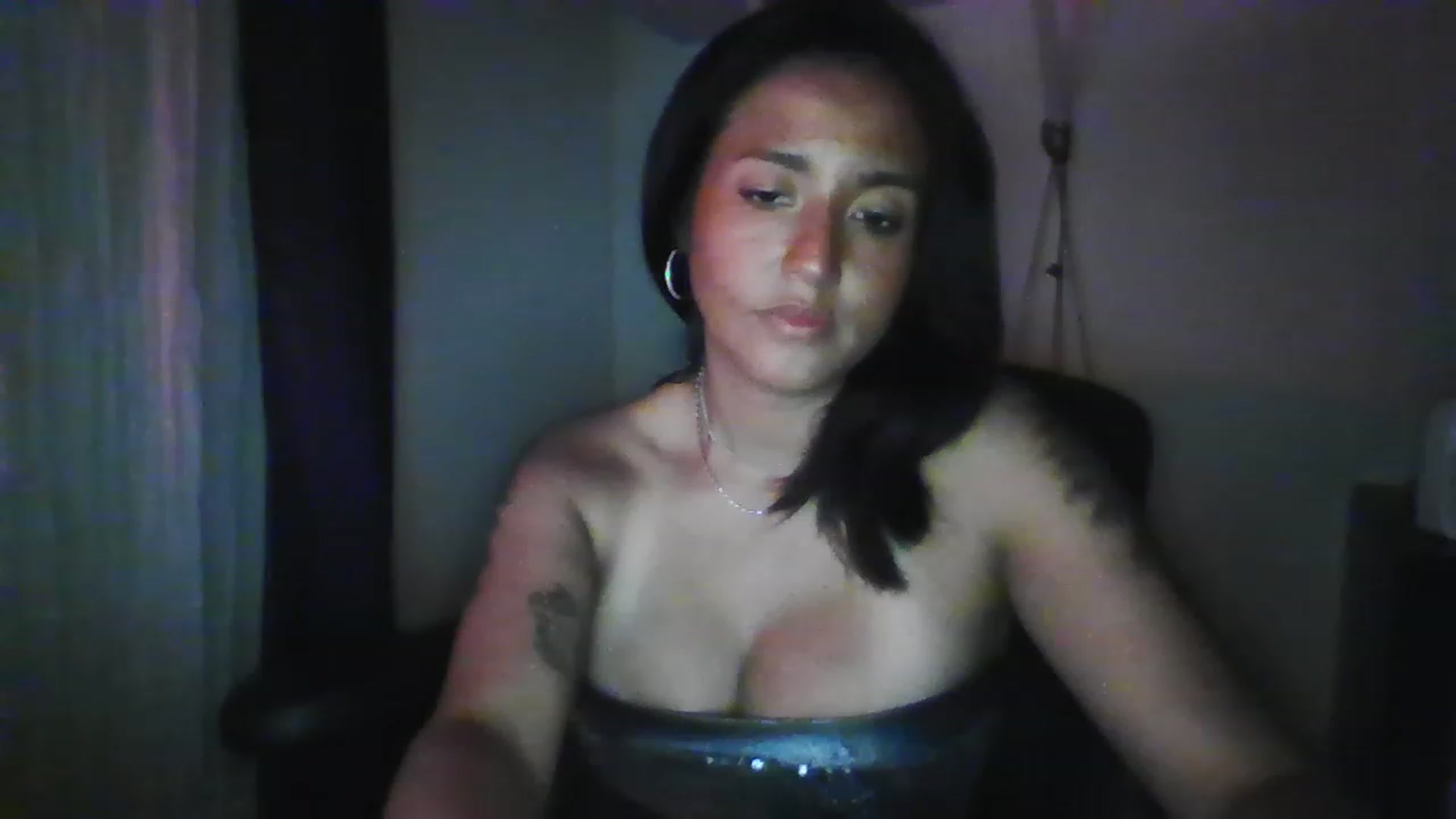 Gallery image thumbnail from LuciannaLayne's myfreecams stream on, 05/31/2023, 10:26 image 8 of 20