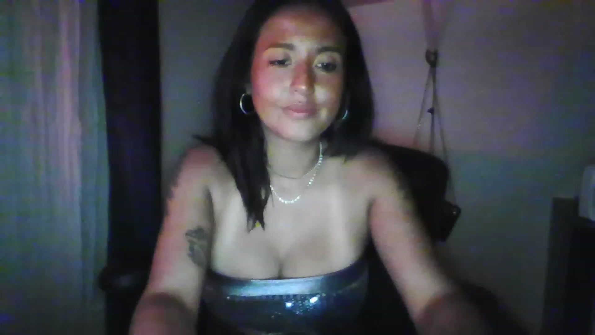 Gallery image thumbnail from LuciannaLayne's myfreecams stream on, 05/31/2023, 10:26 image 16 of 20