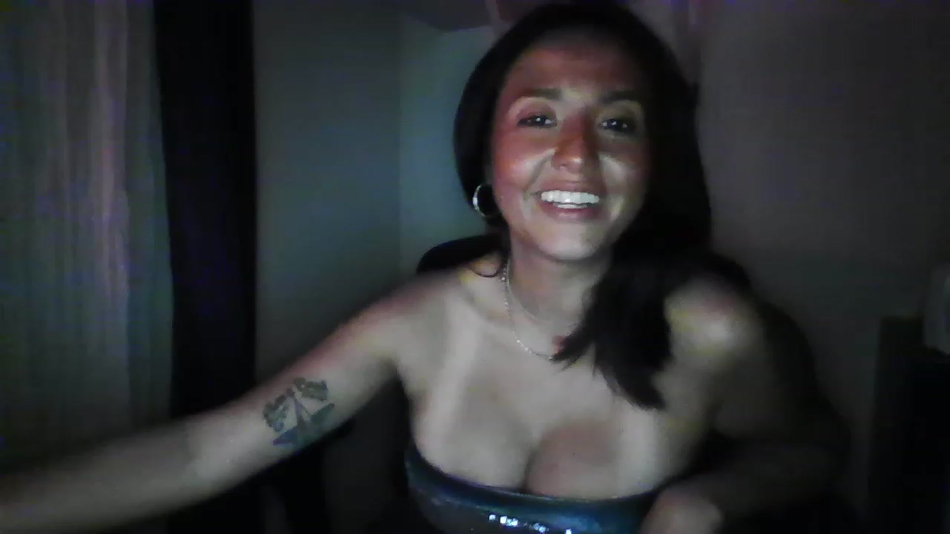 Gallery image thumbnail from LuciannaLayne's myfreecams stream on, 05/31/2023, 10:26 image 7 of 20
