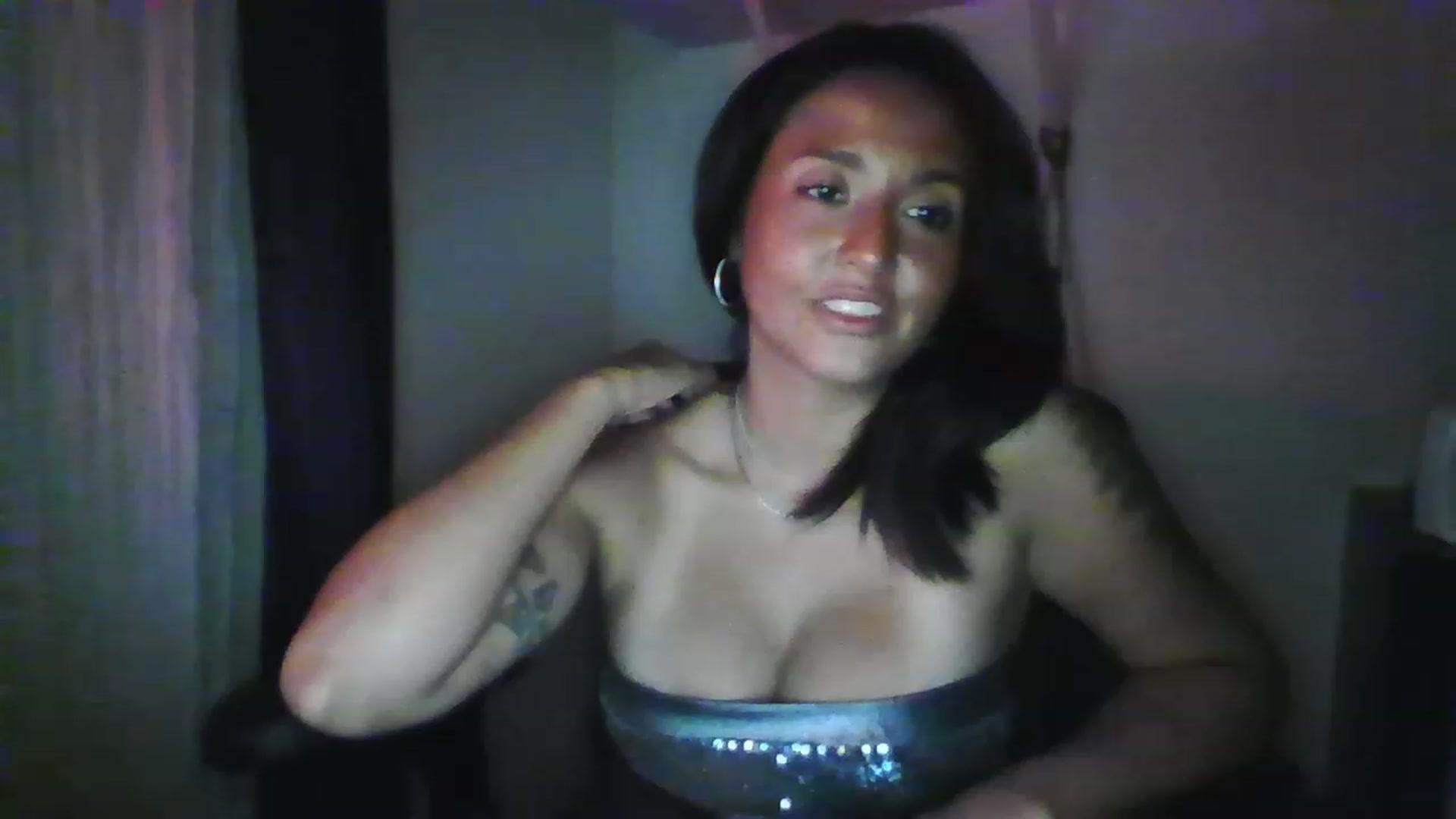 Gallery image thumbnail from LuciannaLayne's myfreecams stream on, 05/31/2023, 10:26 image 6 of 20