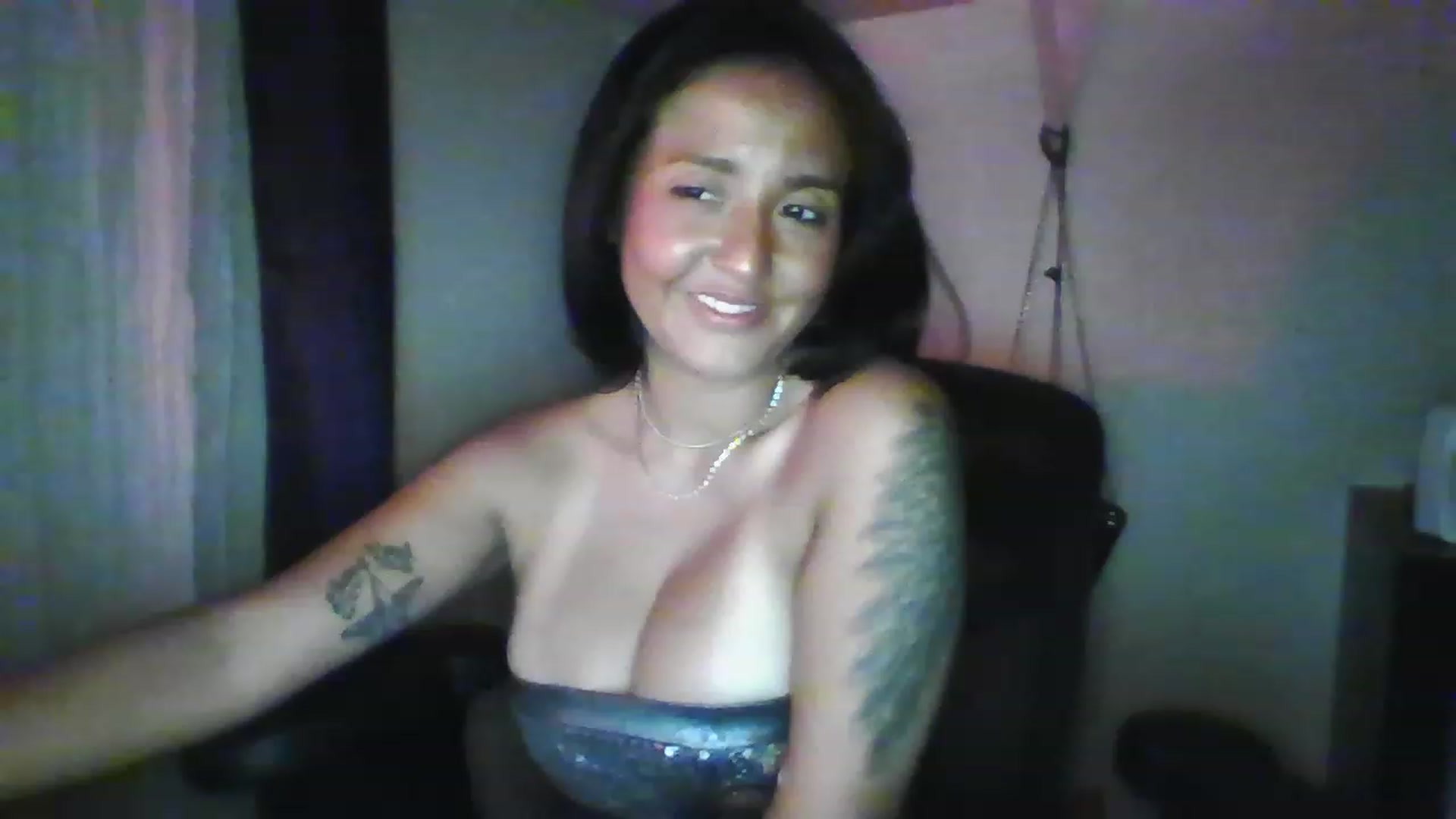 Gallery image thumbnail from LuciannaLayne's myfreecams stream on, 05/31/2023, 10:26 image 11 of 20