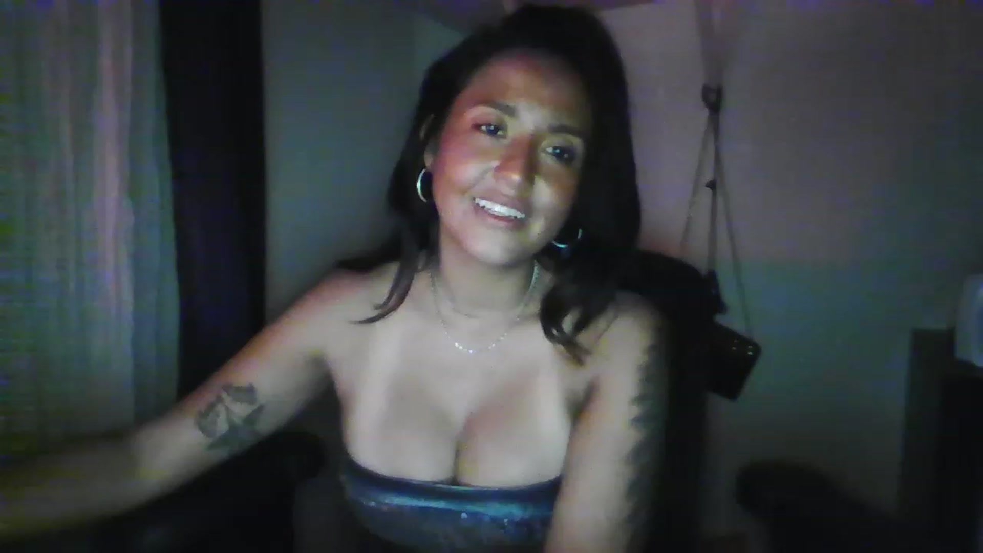 Gallery image thumbnail from LuciannaLayne's myfreecams stream on, 05/31/2023, 10:26 image 4 of 20