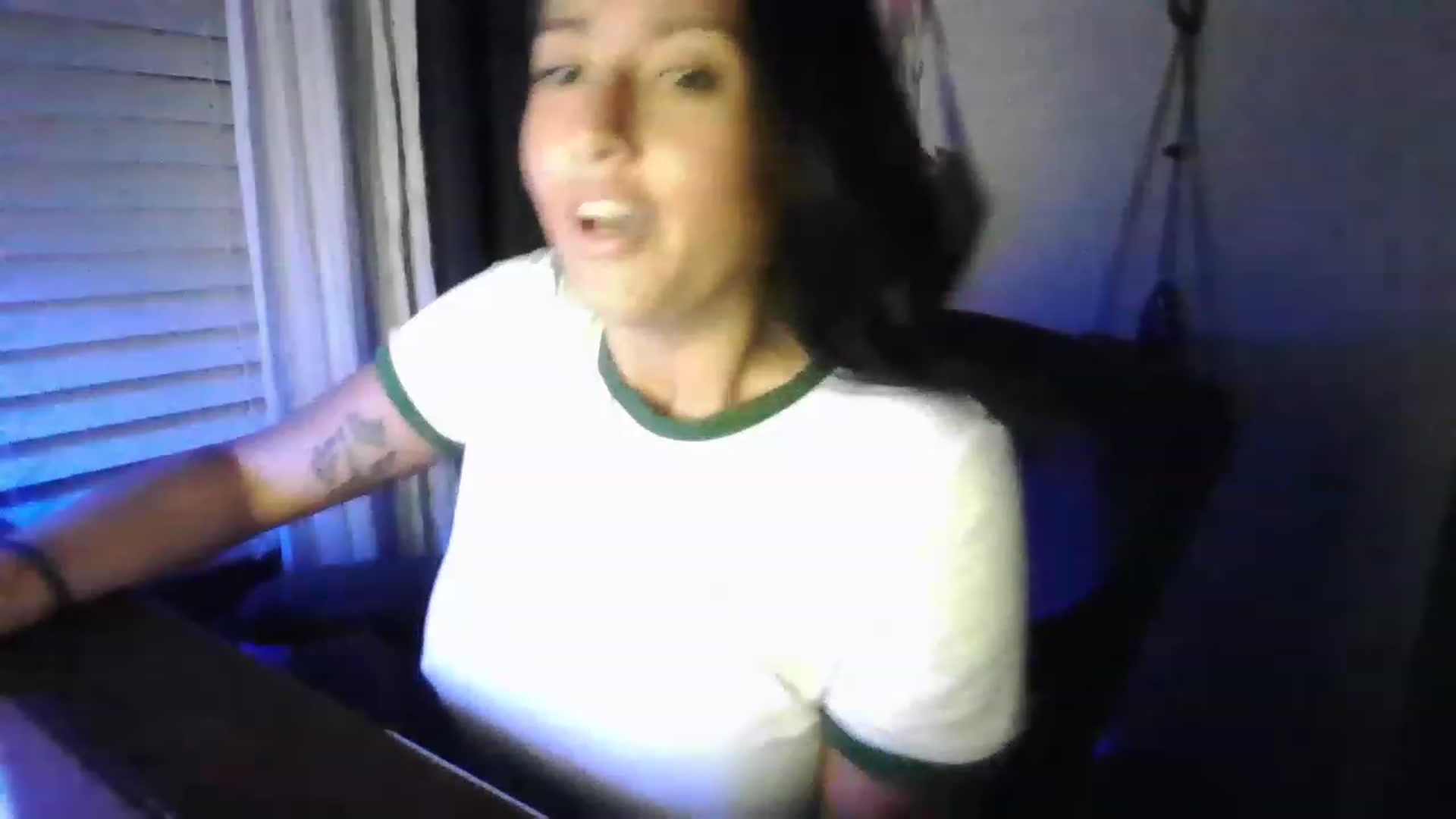 Gallery image thumbnail from LuciannaLayne's myfreecams stream on, 06/12/2023, 02:52 image 16 of 20