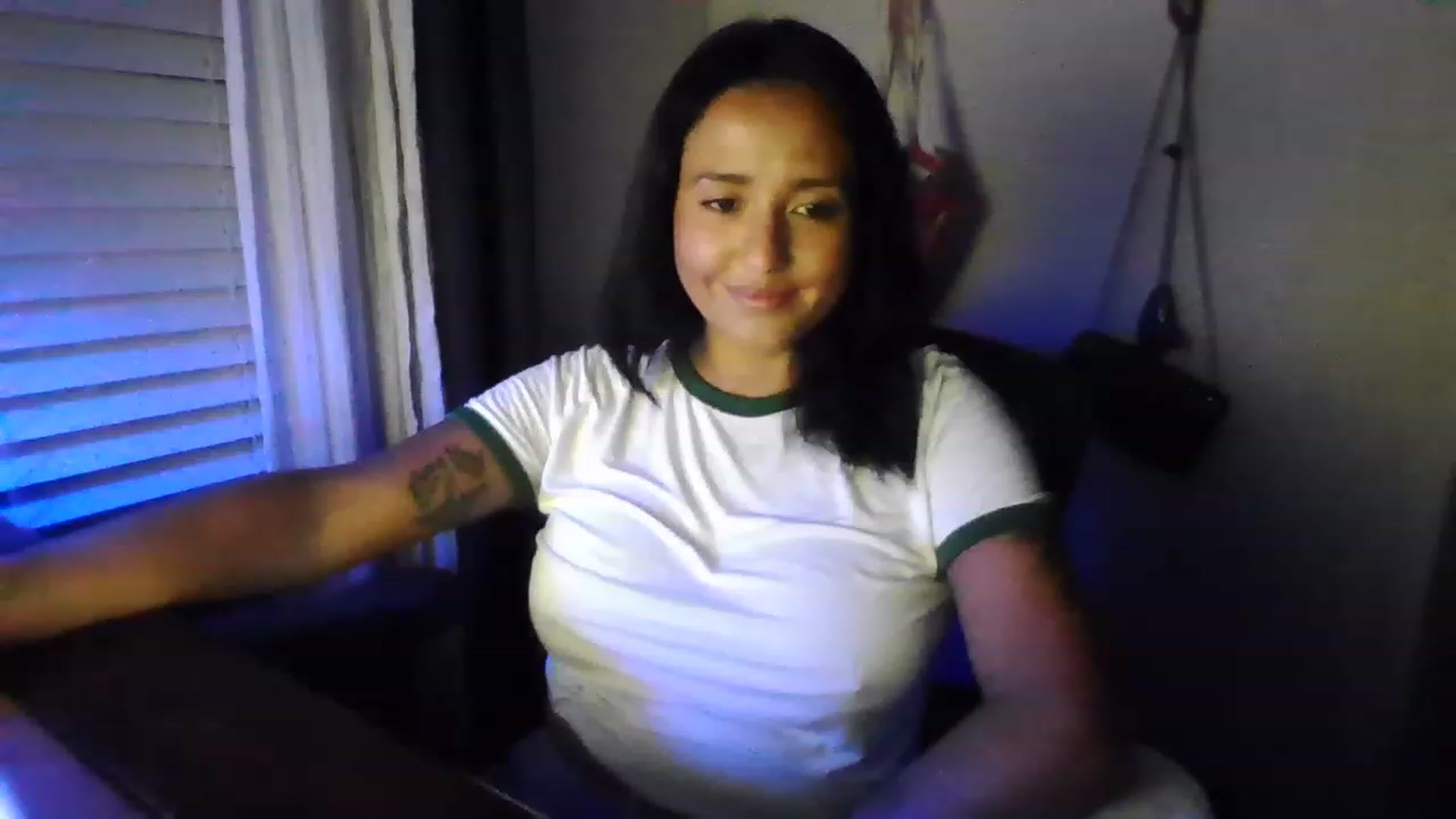 Gallery image thumbnail from LuciannaLayne's myfreecams stream on, 06/12/2023, 02:52 image 11 of 20
