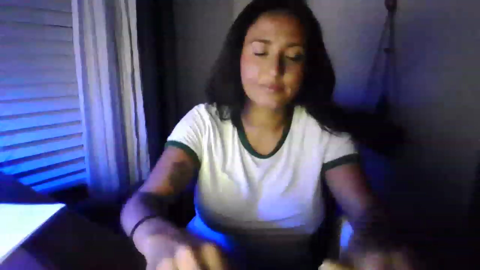Gallery image thumbnail from LuciannaLayne's myfreecams stream on, 06/12/2023, 02:52 image 20 of 20