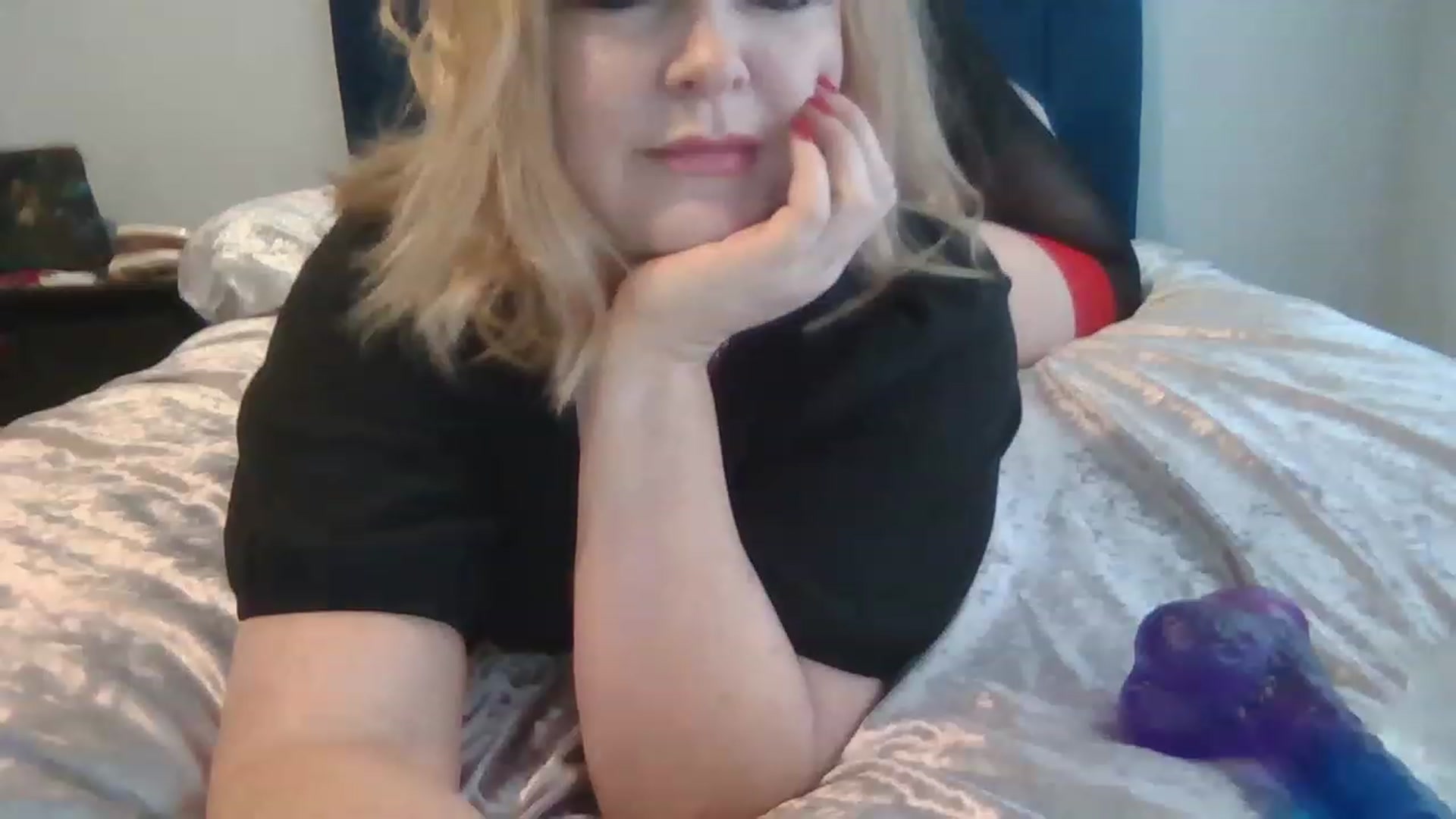 Gallery image thumbnail from LucieLowe's myfreecams stream on, 11/22/2022, 12:38 image 2 of 20