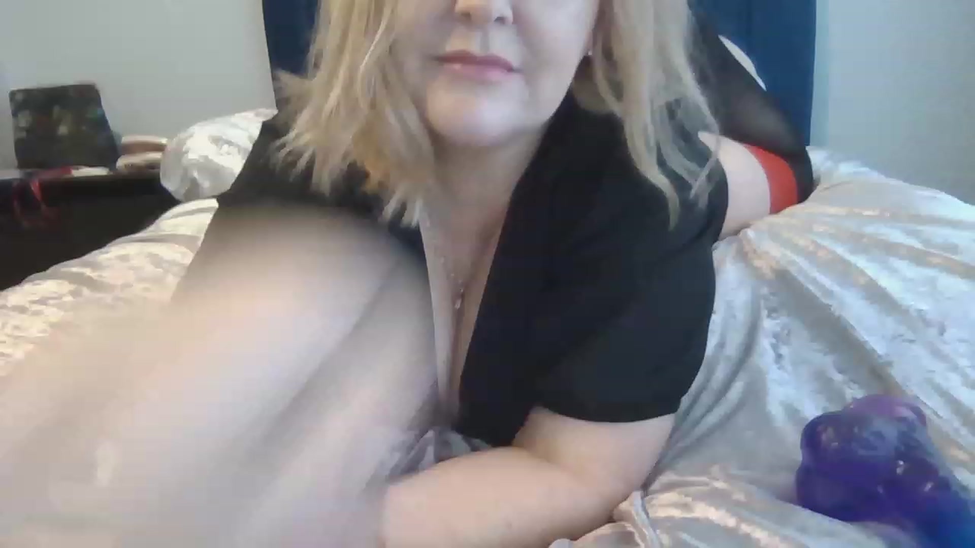Gallery image thumbnail from LucieLowe's myfreecams stream on, 11/22/2022, 12:38 image 1 of 20