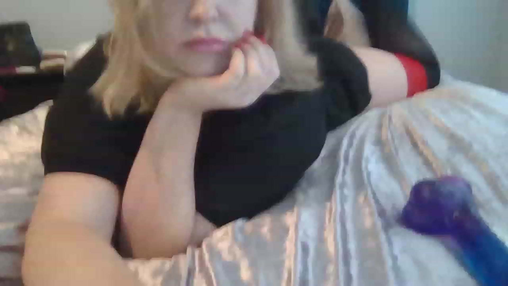Gallery image thumbnail from LucieLowe's myfreecams stream on, 11/22/2022, 12:38 image 5 of 20