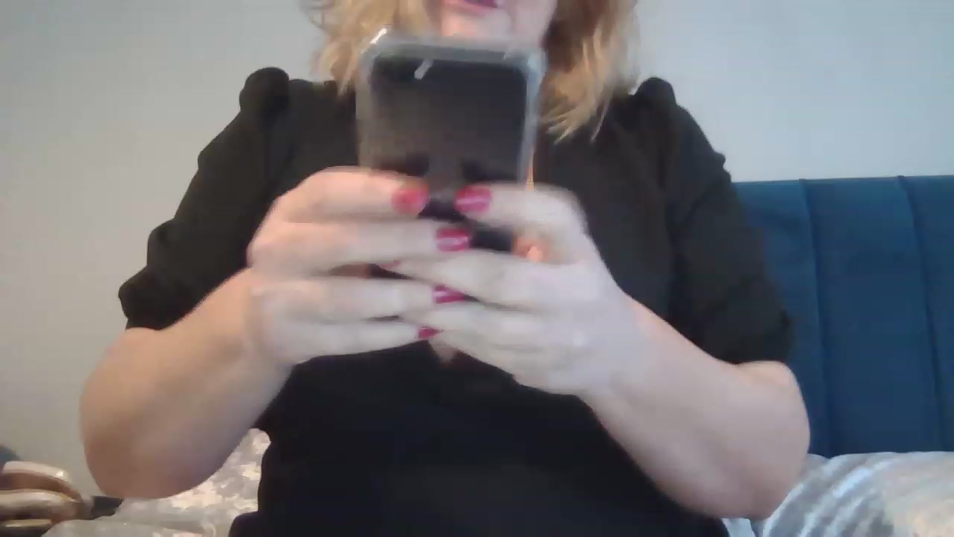 Gallery image thumbnail from LucieLowe's myfreecams stream on, 11/22/2022, 13:19 image 14 of 20