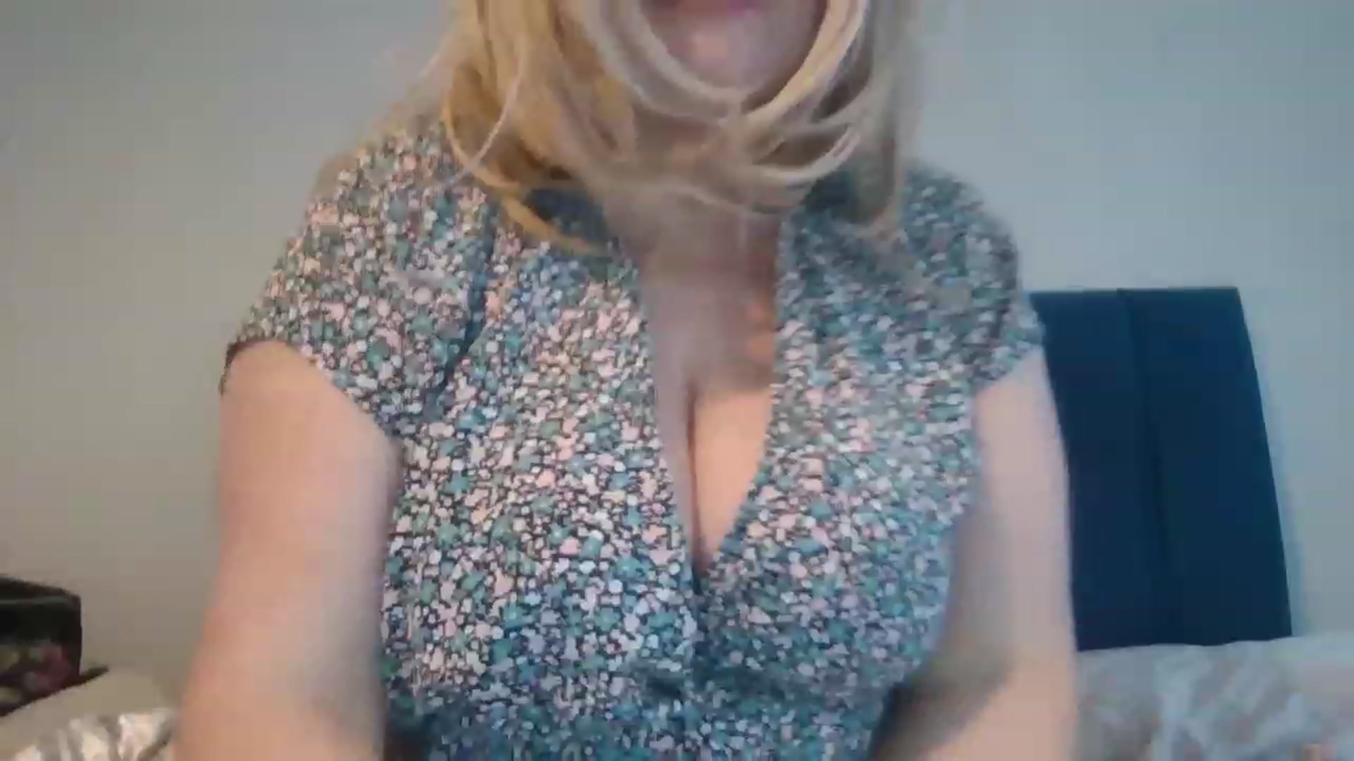 Gallery image thumbnail from LucieLowe's myfreecams stream on, 11/25/2022, 14:37 image 16 of 20