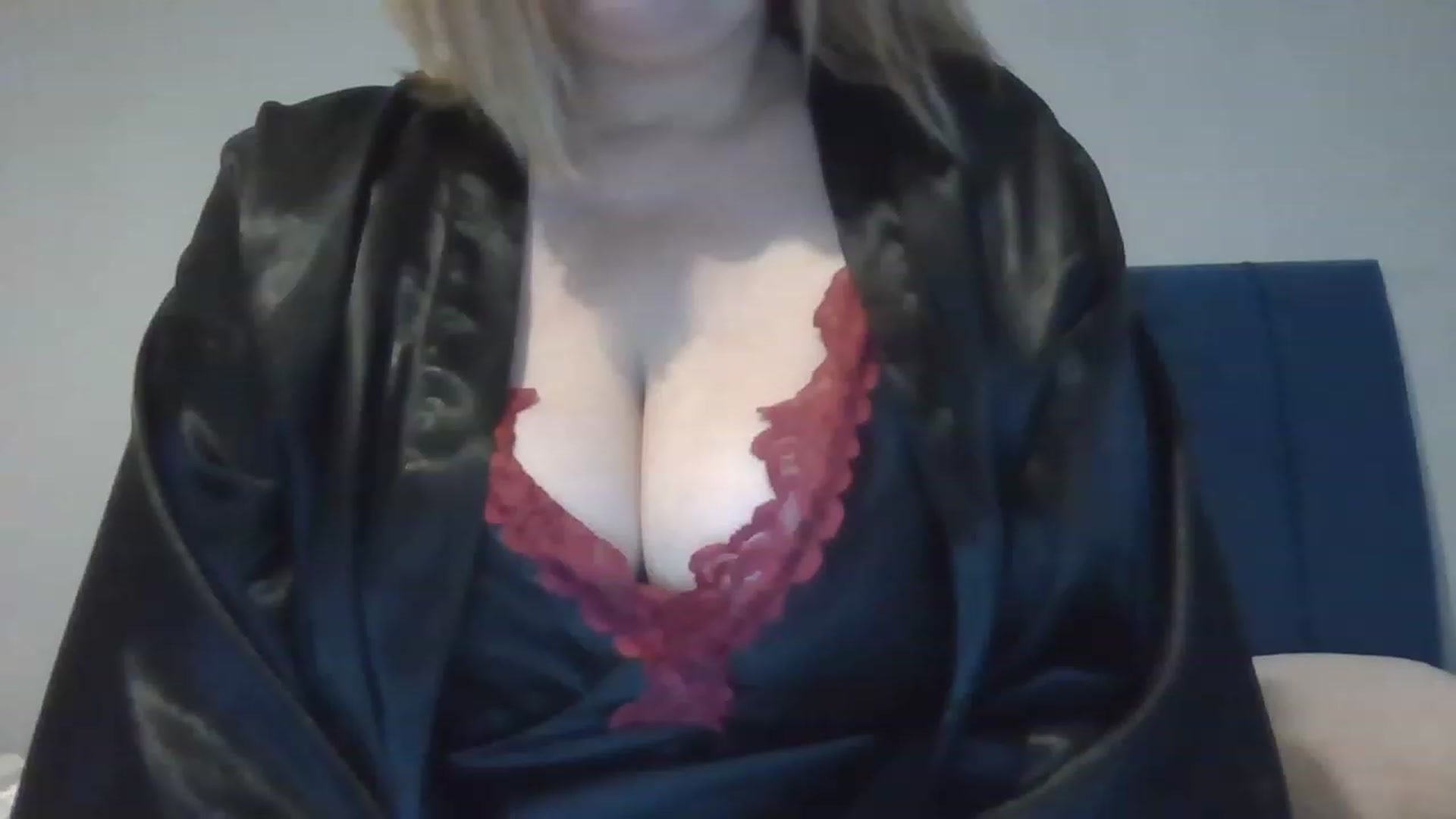 Gallery image thumbnail from LucieLowe's myfreecams stream on, 11/27/2022, 08:46 image 4 of 20