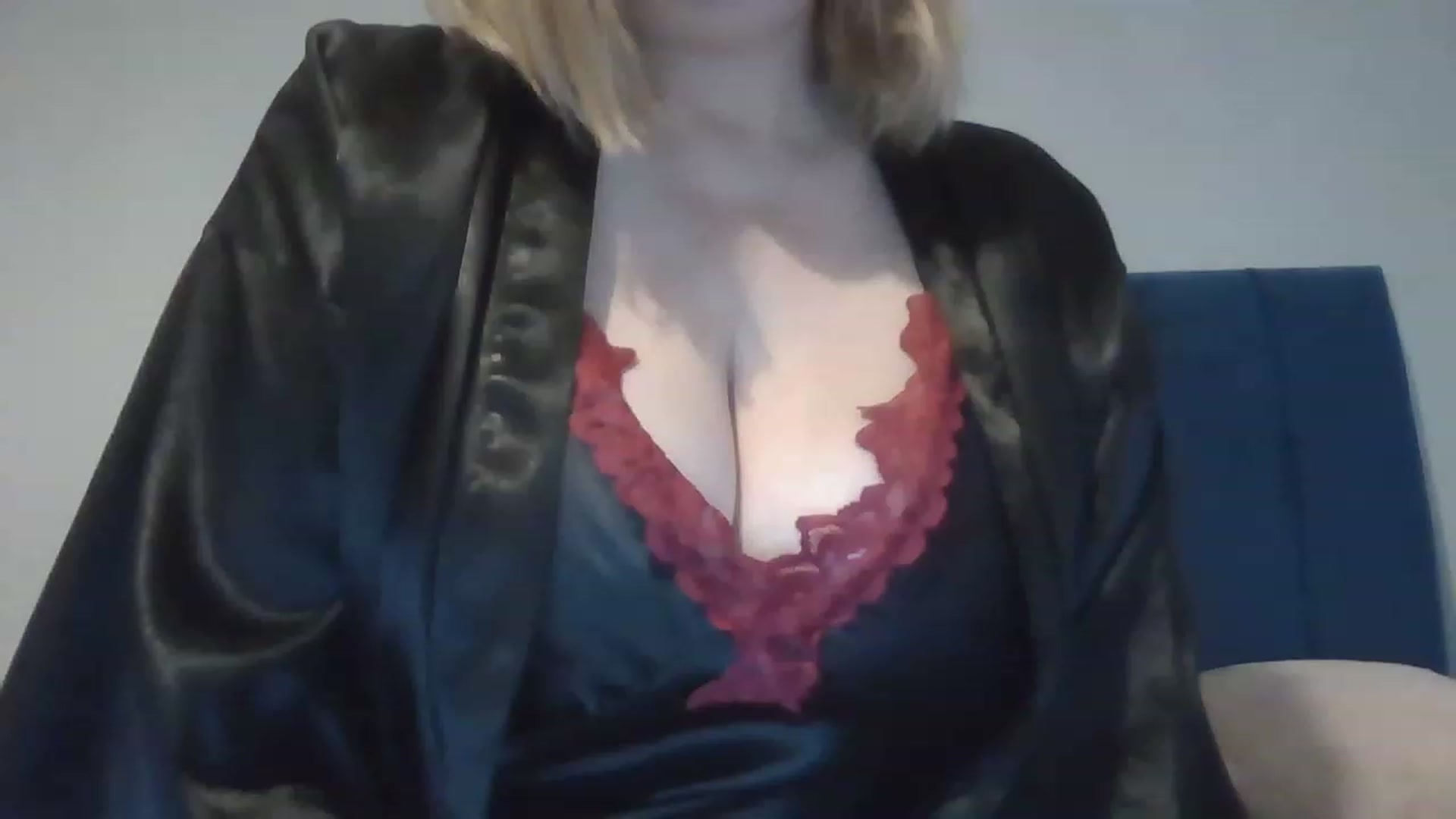 Gallery image thumbnail from LucieLowe's myfreecams stream on, 11/27/2022, 08:46 image 5 of 20
