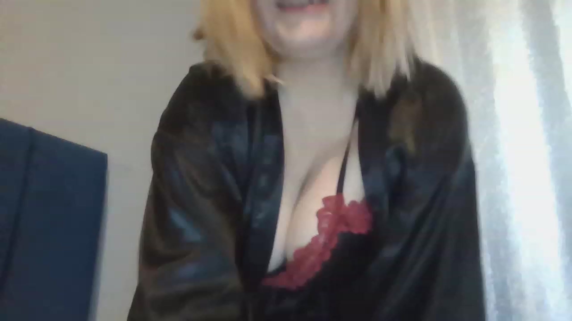Gallery image thumbnail from LucieLowe's myfreecams stream on, 11/27/2022, 09:36 image 8 of 20