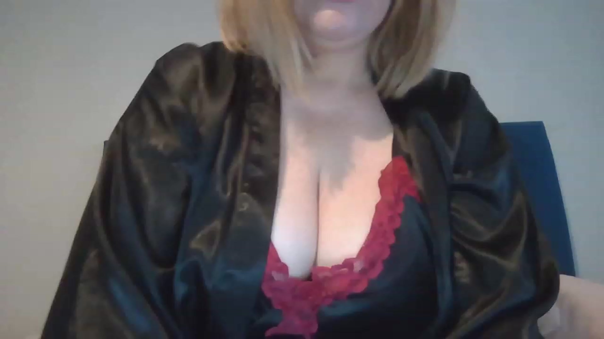 Gallery image thumbnail from LucieLowe's myfreecams stream on, 11/27/2022, 09:36 image 19 of 20