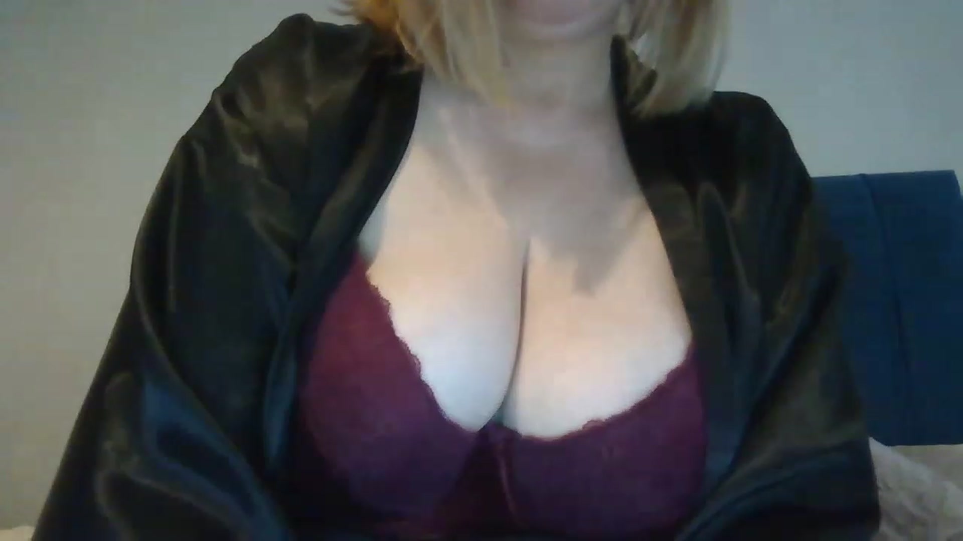 Gallery image thumbnail from LucieLowe's myfreecams stream on, 11/27/2022, 09:59 image 8 of 20