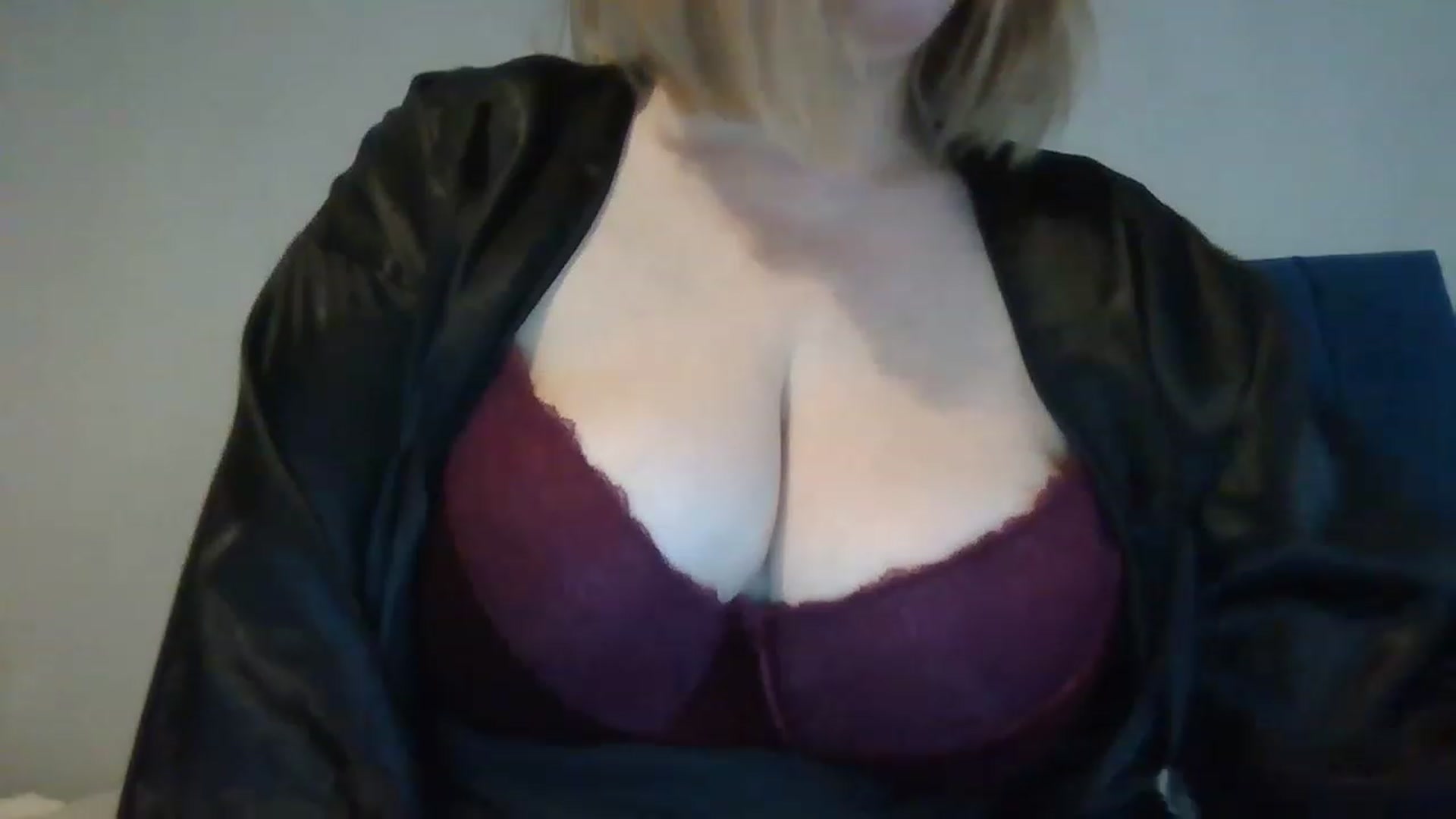 Gallery image thumbnail from LucieLowe's myfreecams stream on, 11/27/2022, 09:59 image 5 of 20