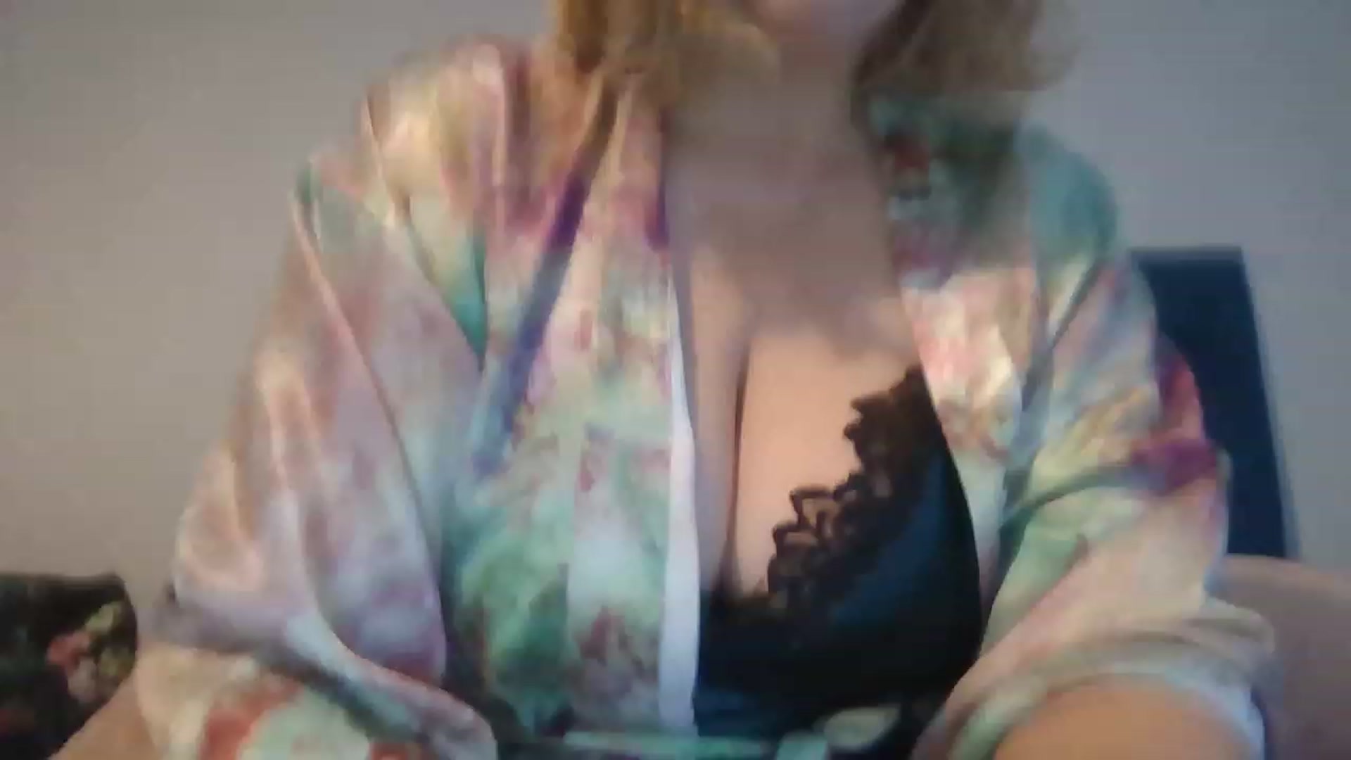 Gallery image thumbnail from LucieLowe's myfreecams stream on, 01/02/2023, 09:02 image 8 of 20