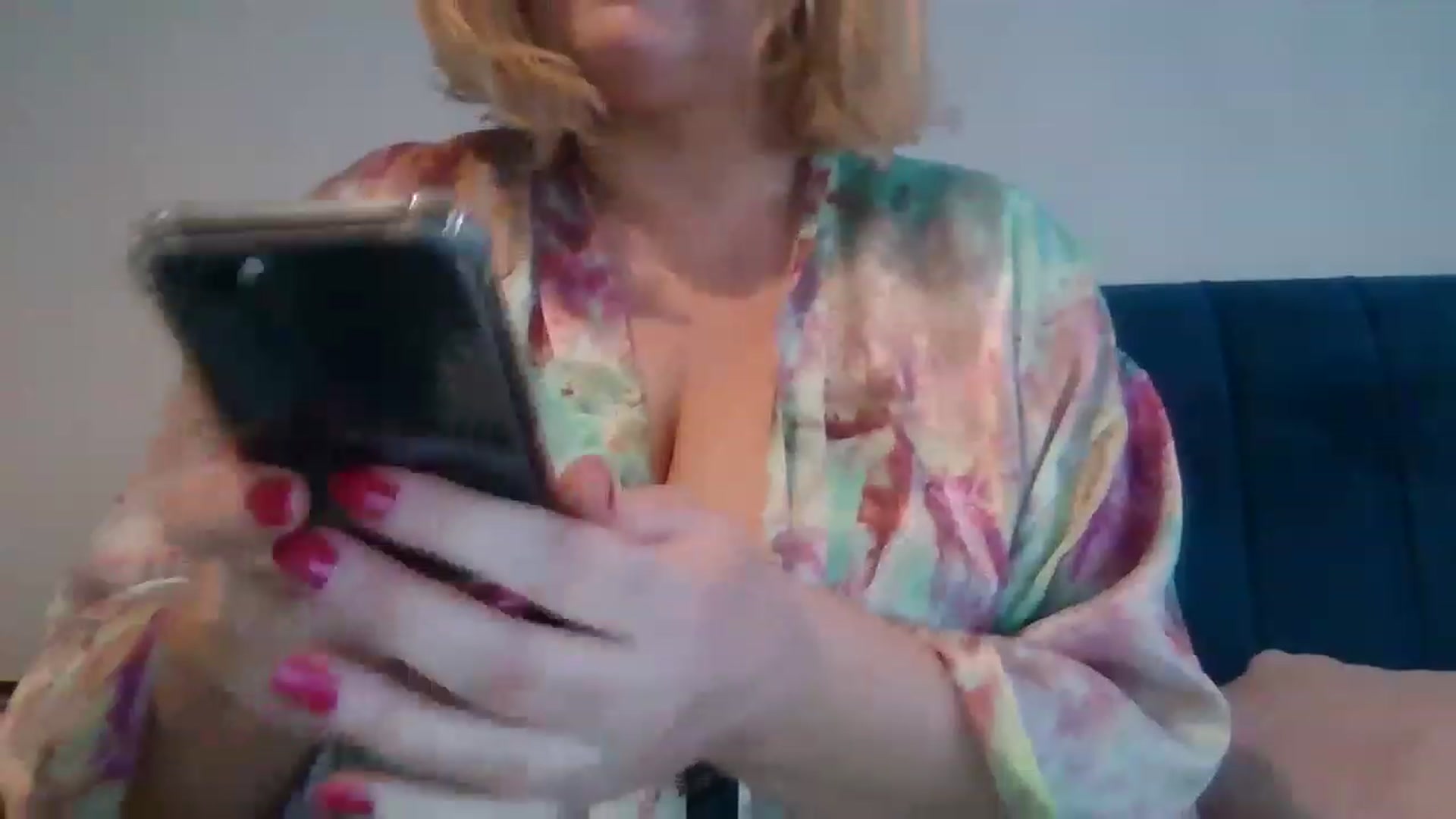 Gallery image thumbnail from LucieLowe's myfreecams stream on, 01/02/2023, 11:41 image 8 of 20