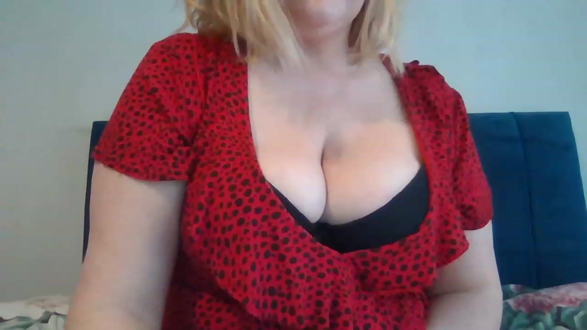 Gallery image thumbnail from LucieLowe's myfreecams stream on, 02/15/2023, 14:34 image 4 of 20