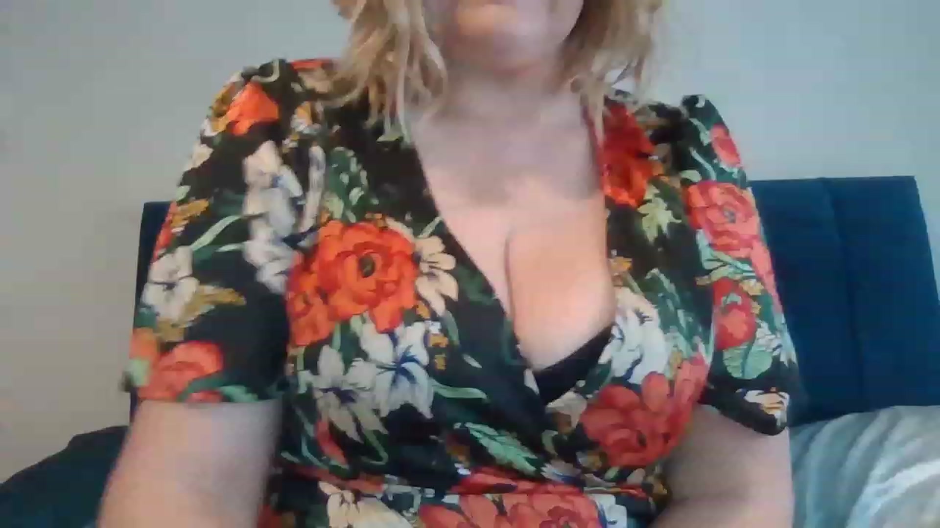 Gallery image thumbnail from LucieLowe's myfreecams stream on, 02/28/2023, 13:15 image 9 of 20