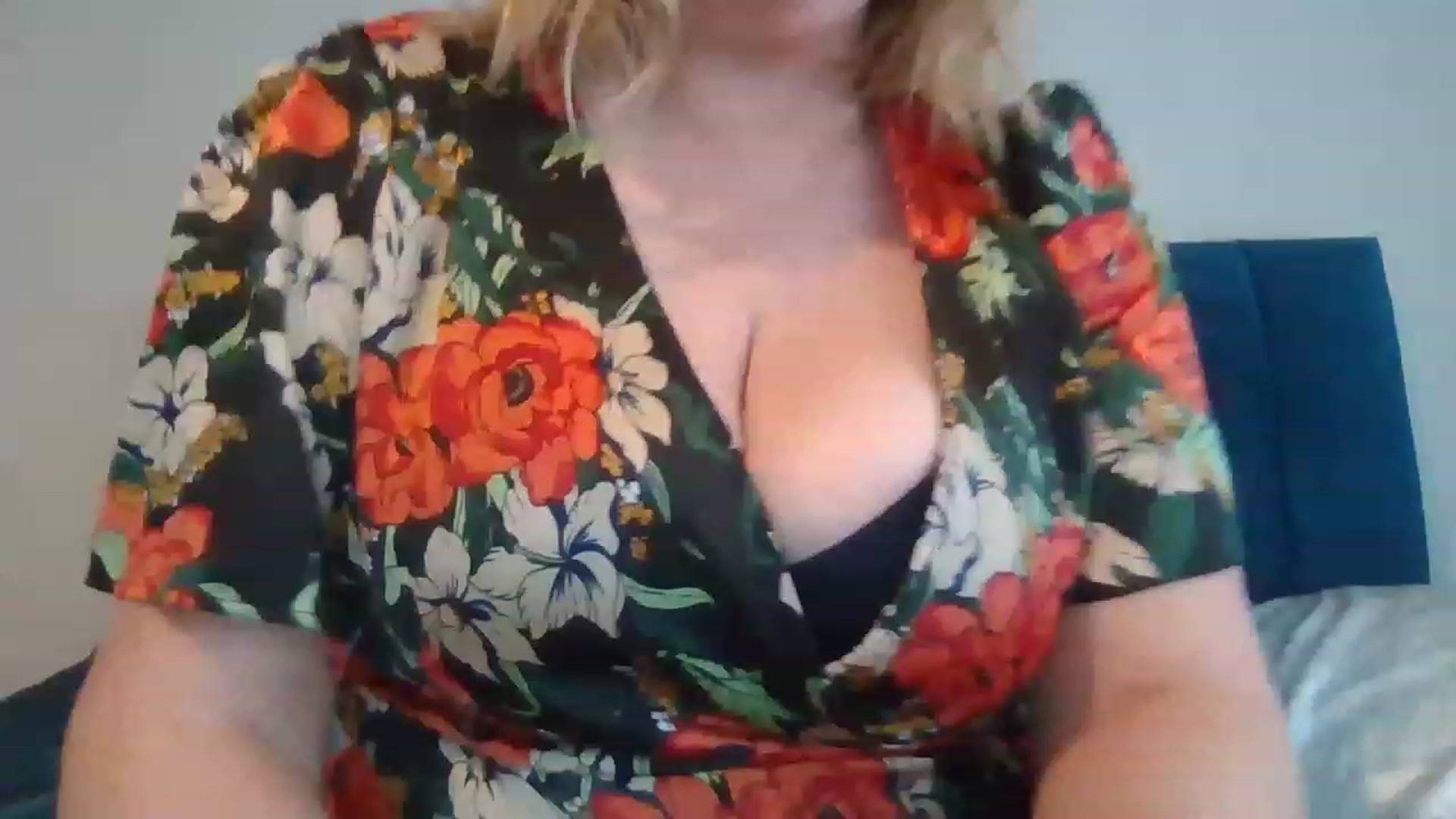 Gallery image thumbnail from LucieLowe's myfreecams stream on, 02/28/2023, 13:15 image 20 of 20