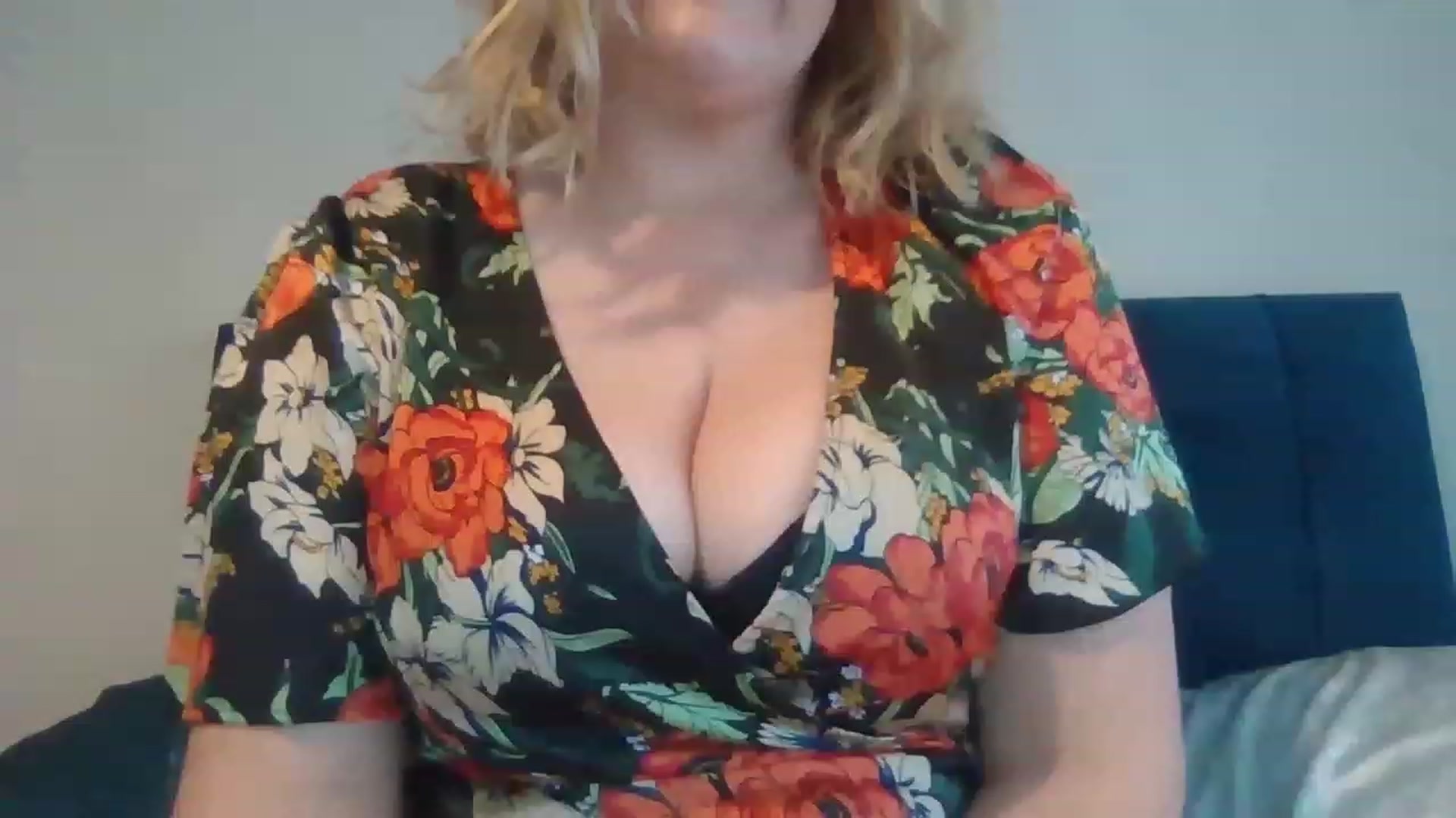 Gallery image thumbnail from LucieLowe's myfreecams stream on, 02/28/2023, 13:15 image 14 of 20