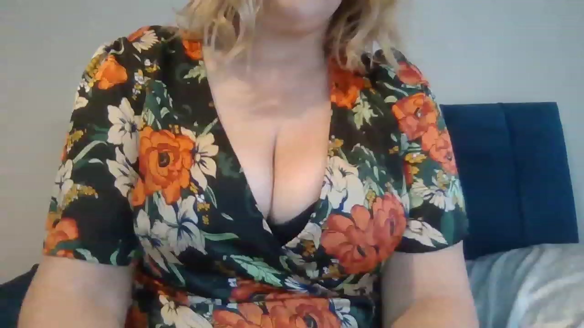 Gallery image thumbnail from LucieLowe's myfreecams stream on, 02/28/2023, 13:15 image 15 of 20