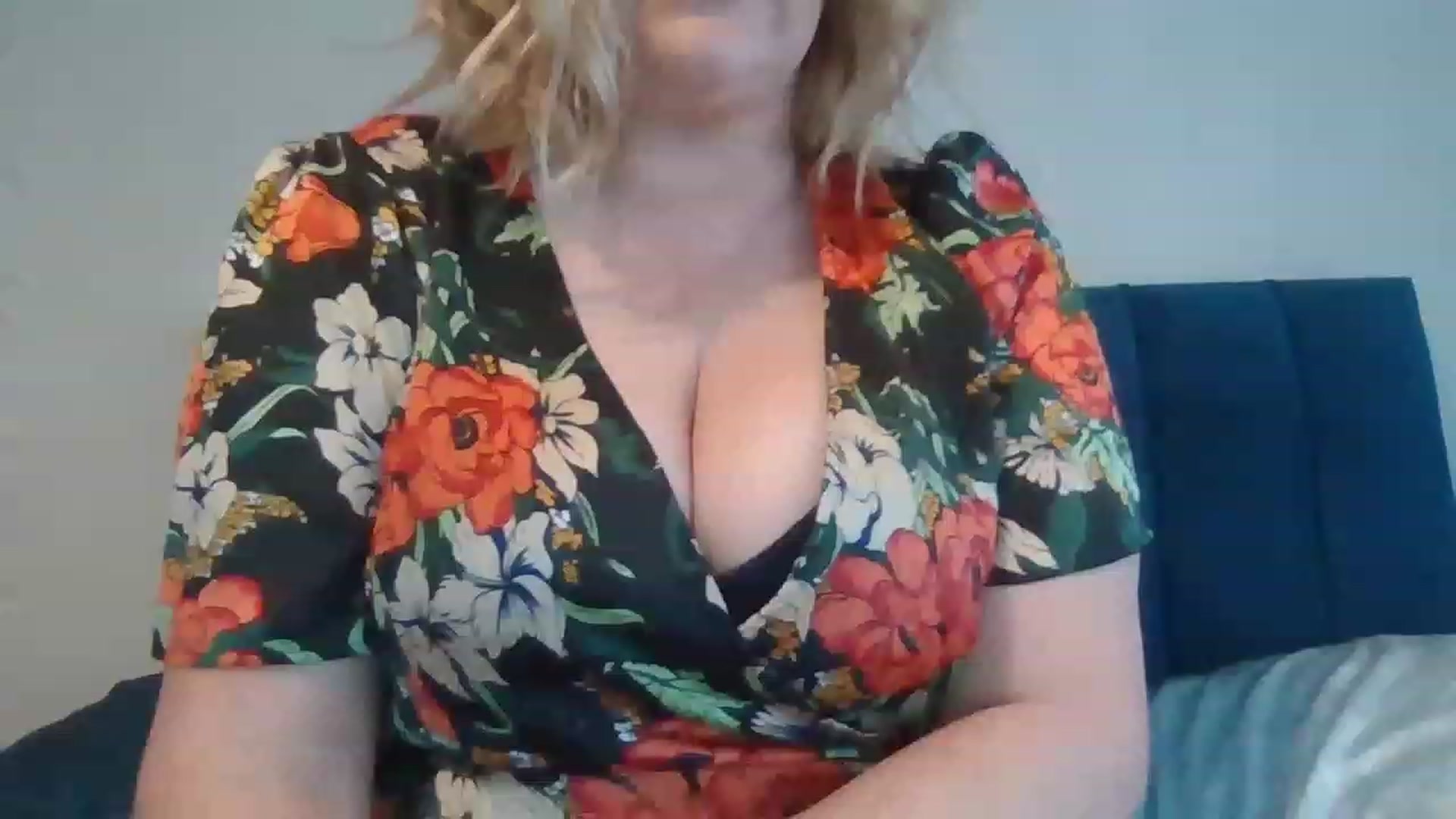Gallery image thumbnail from LucieLowe's myfreecams stream on, 02/28/2023, 13:15 image 16 of 20