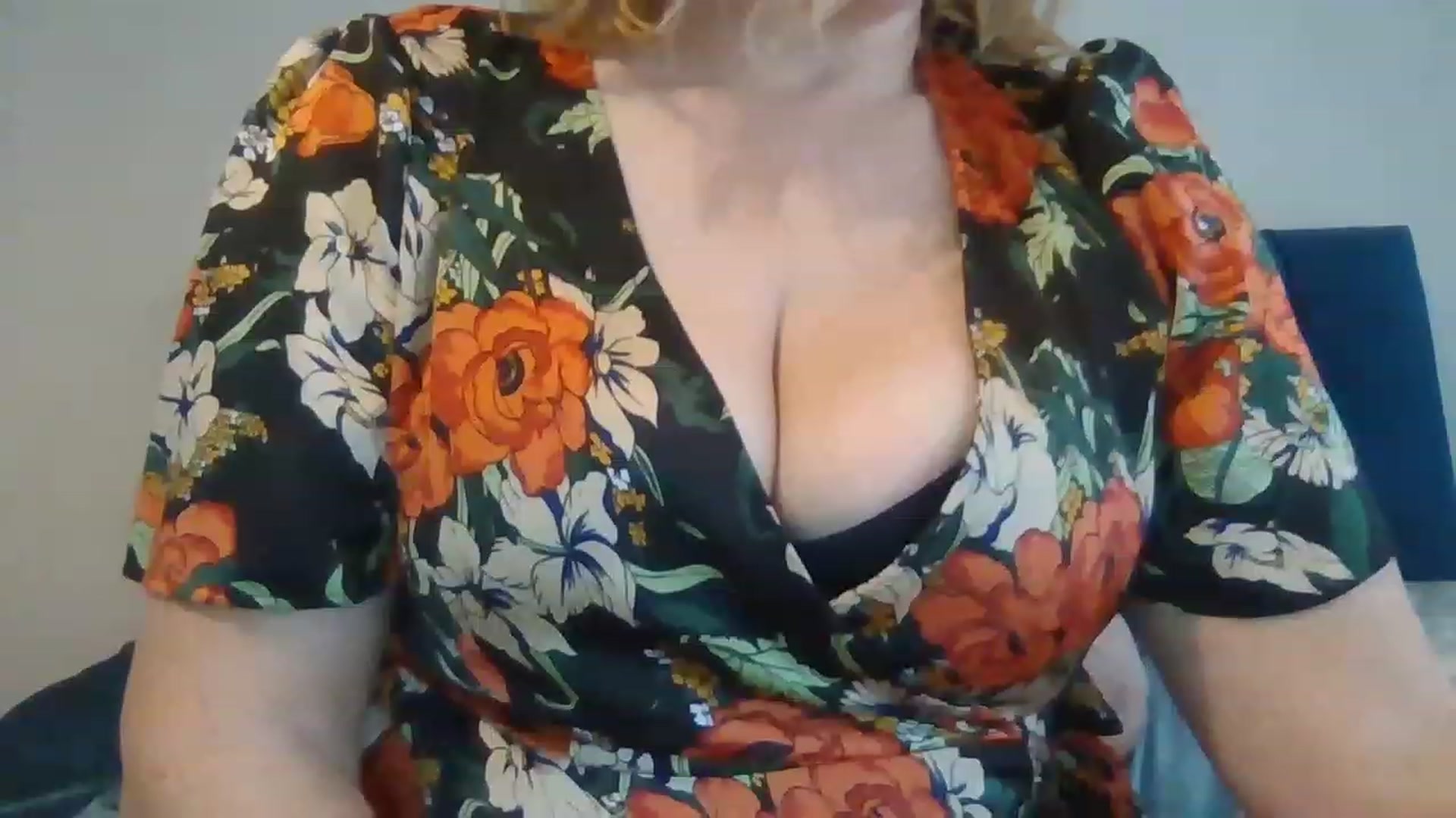 Gallery image thumbnail from LucieLowe's myfreecams stream on, 02/28/2023, 13:15 image 18 of 20