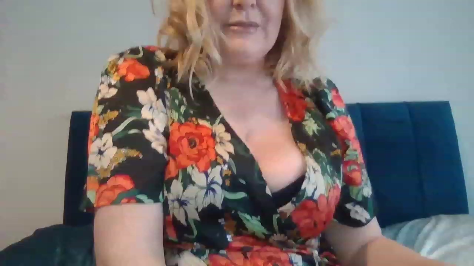 Gallery image thumbnail from LucieLowe's myfreecams stream on, 02/28/2023, 13:15 image 19 of 20