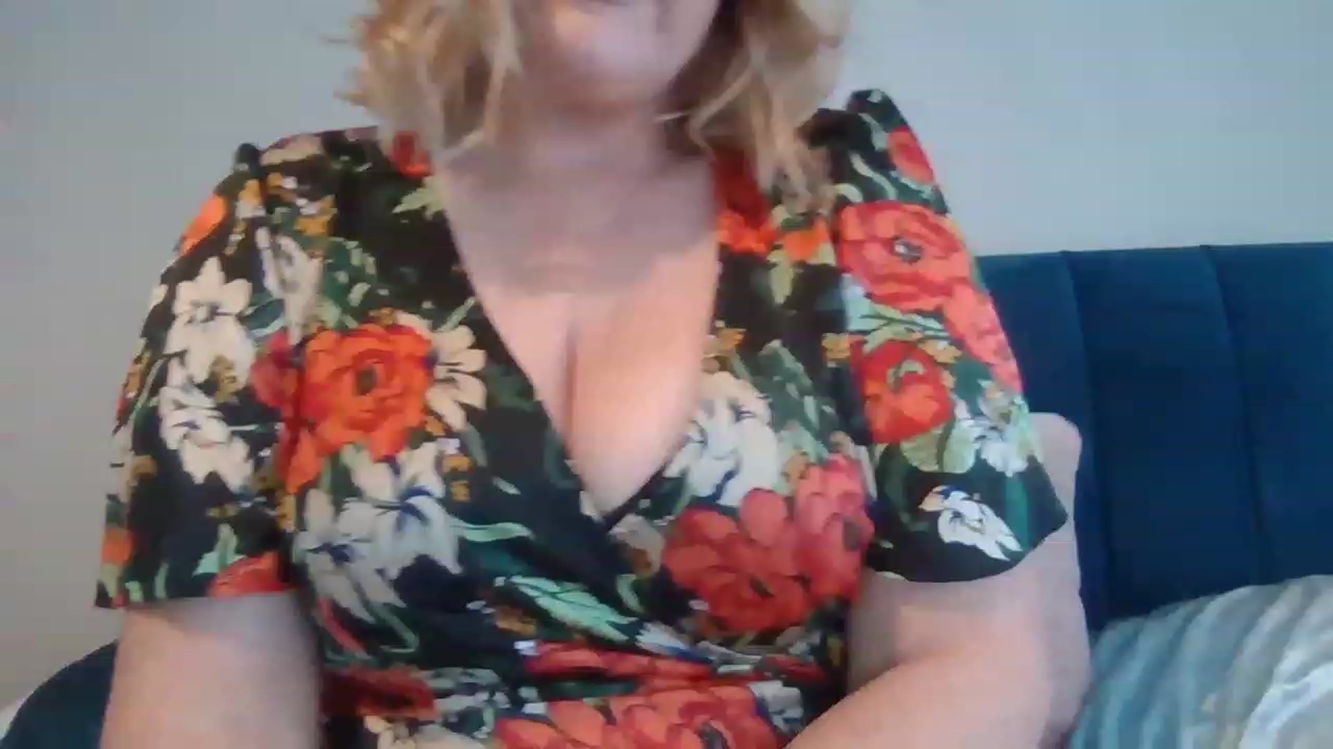 Gallery image thumbnail from LucieLowe's myfreecams stream on, 02/28/2023, 13:15 image 6 of 20