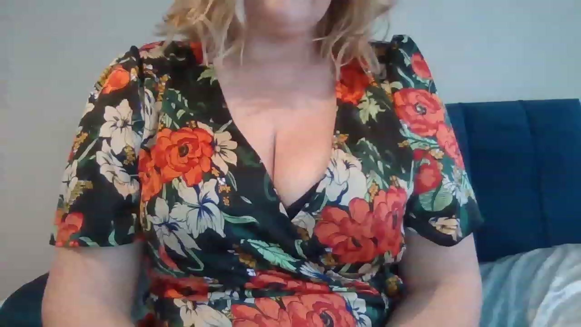 Gallery image thumbnail from LucieLowe's myfreecams stream on, 02/28/2023, 13:15 image 7 of 20
