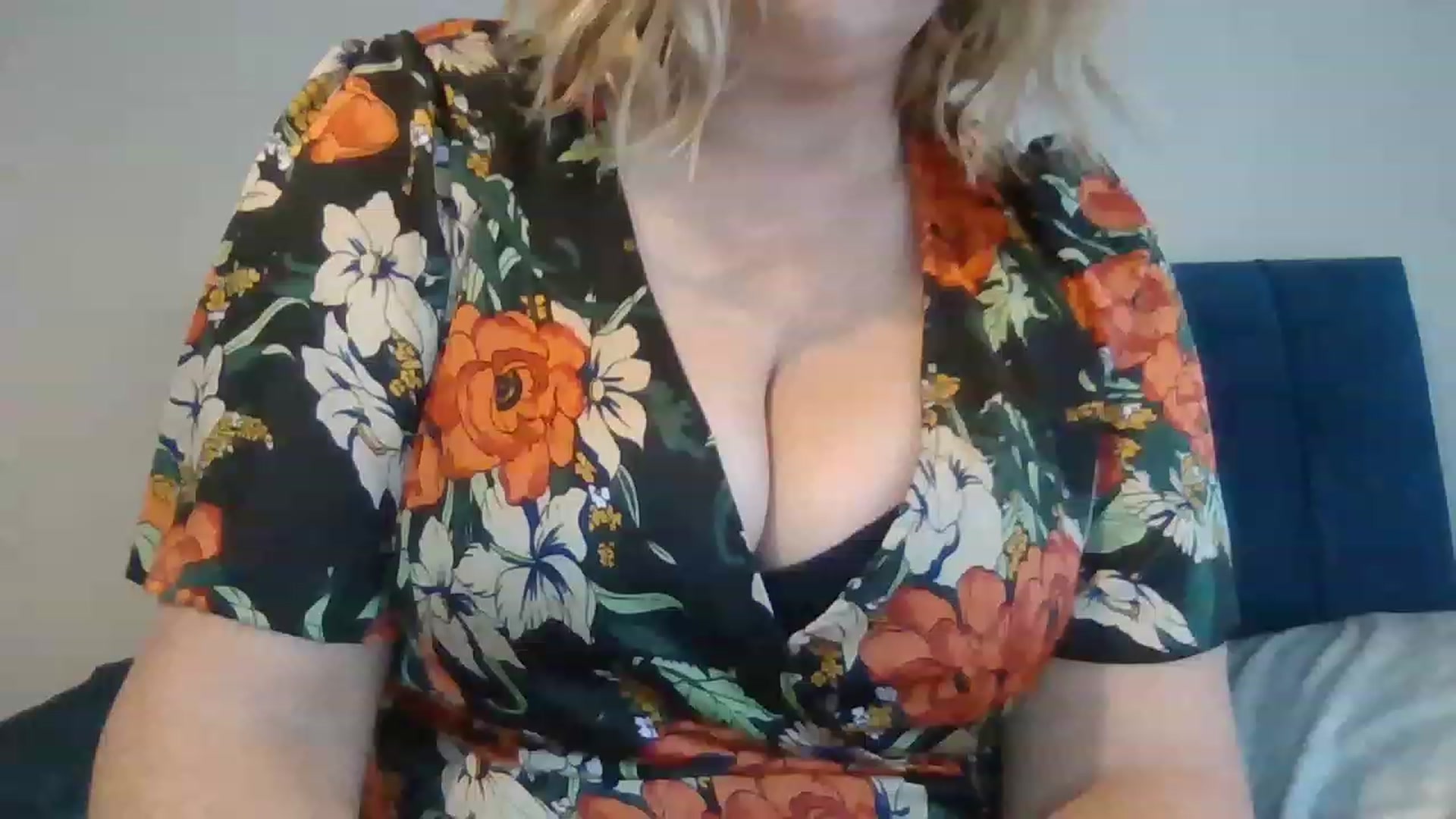 Gallery image thumbnail from LucieLowe's myfreecams stream on, 02/28/2023, 13:15 image 13 of 20