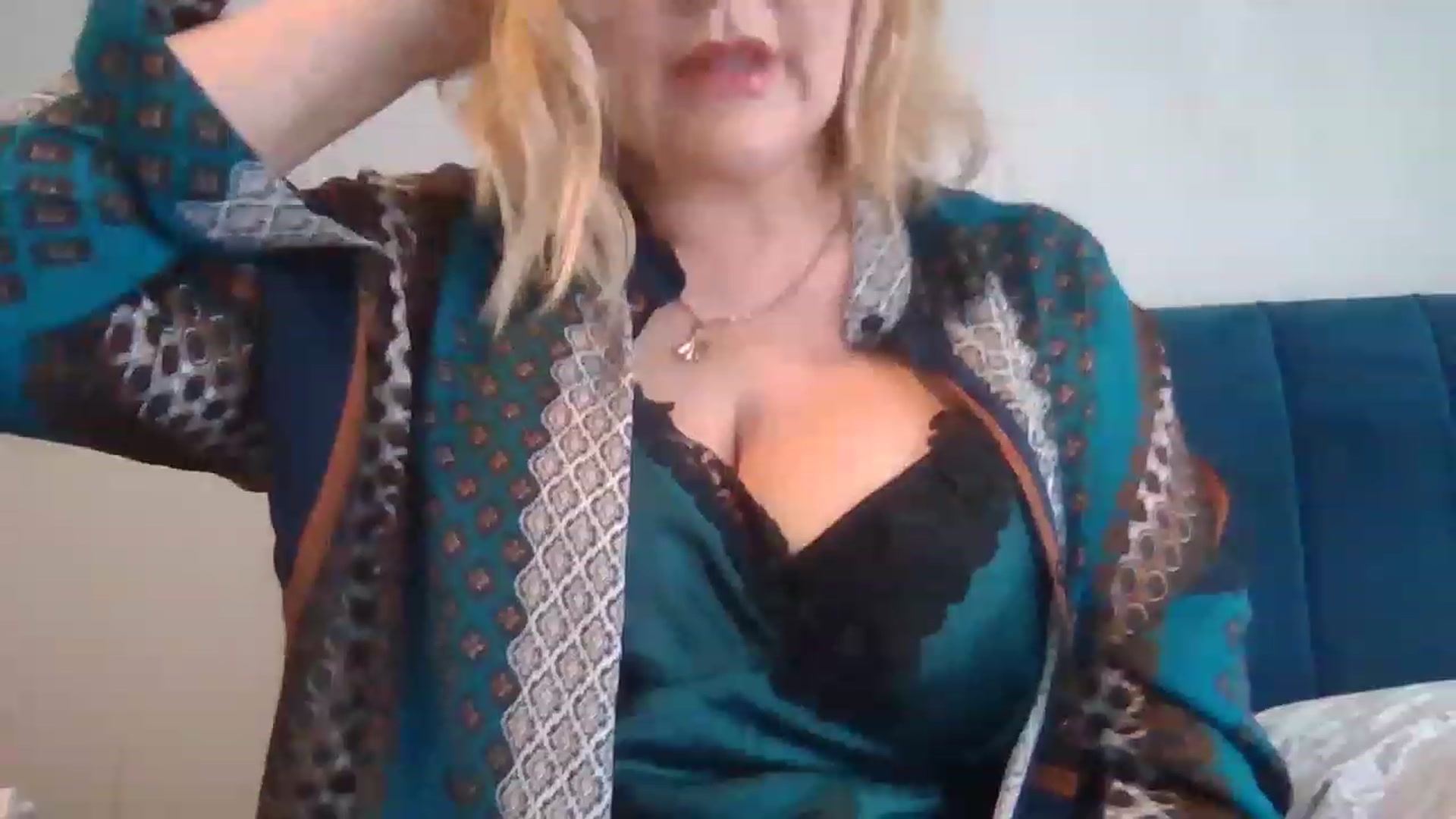 Gallery image thumbnail from LucieLowe's myfreecams stream on, 03/07/2023, 13:18 image 16 of 20