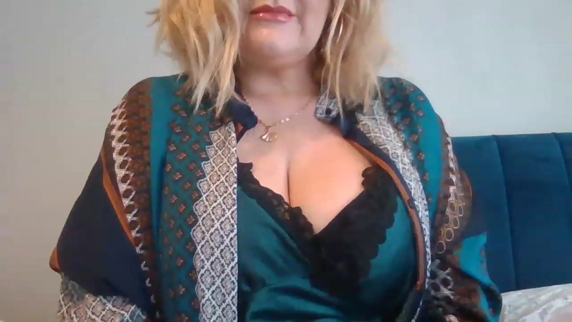 Gallery image thumbnail from LucieLowe's myfreecams stream on, 03/07/2023, 13:18 image 15 of 20