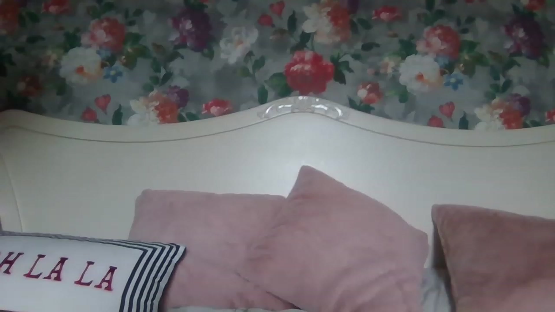 Gallery image thumbnail from LucieLowe's myfreecams stream on, 03/28/2023, 11:32 image 7 of 20