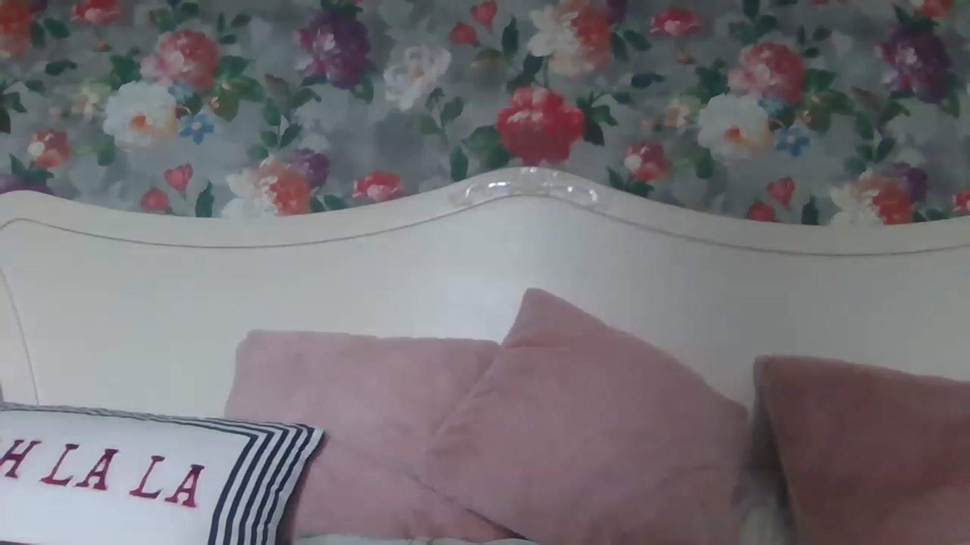 Gallery image thumbnail from LucieLowe's myfreecams stream on, 03/28/2023, 11:32 image 6 of 20