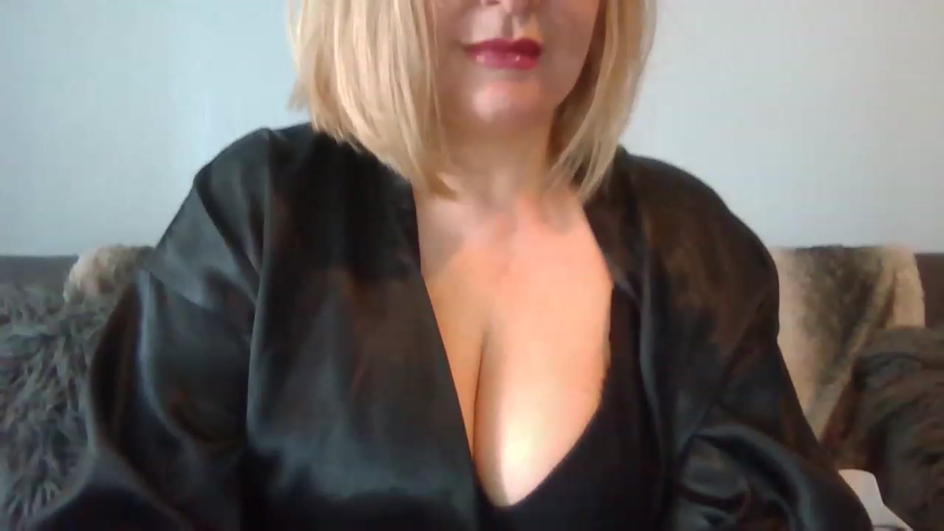 Gallery image thumbnail from LucieLowe's myfreecams stream on, 04/09/2023, 09:17 image 13 of 20