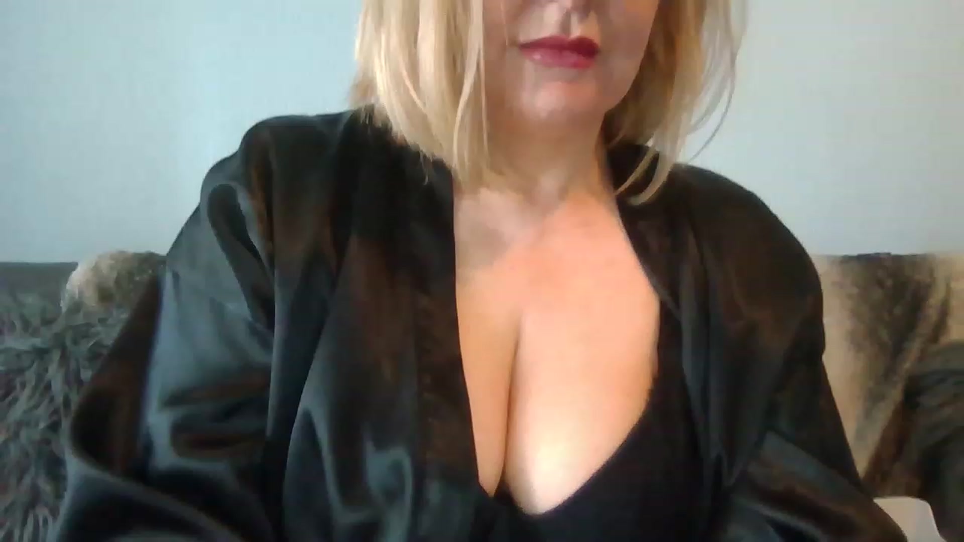 Gallery image thumbnail from LucieLowe's myfreecams stream on, 04/09/2023, 09:17 image 20 of 20