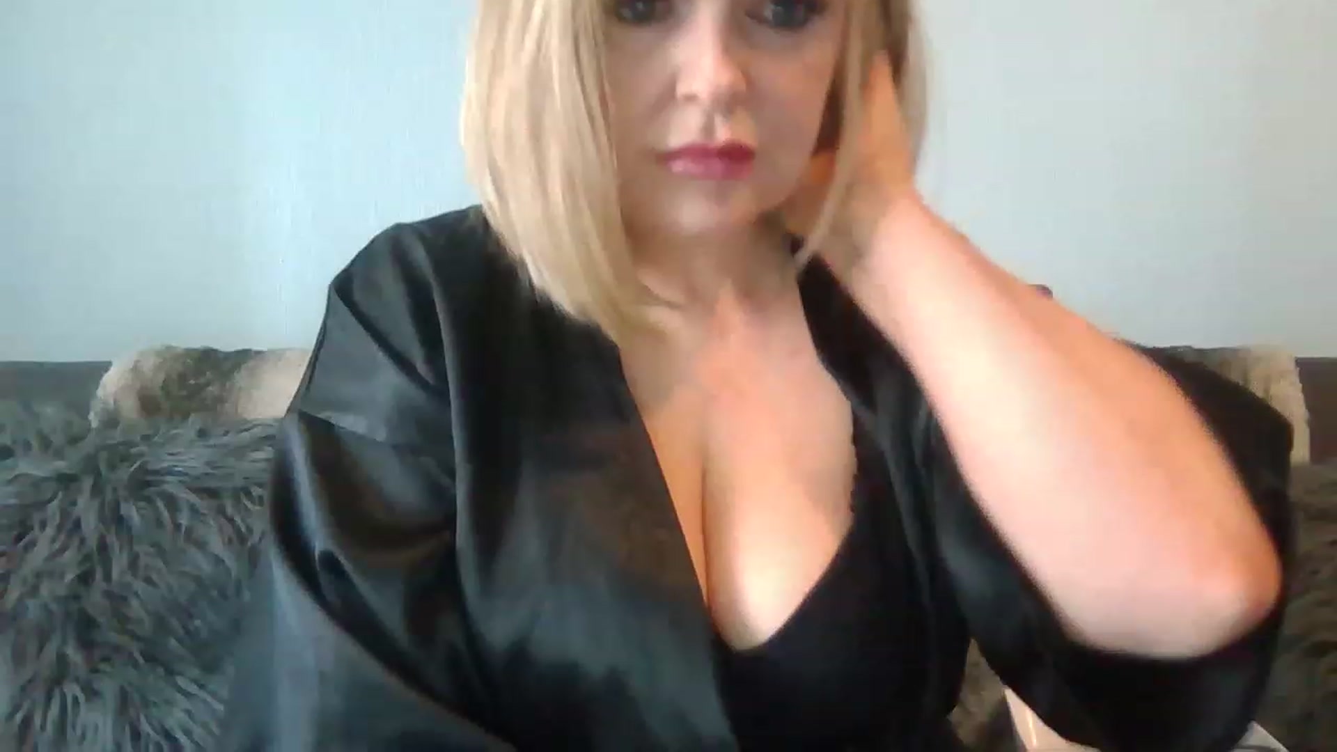 Gallery image thumbnail from LucieLowe's myfreecams stream on, 04/09/2023, 09:17 image 8 of 20