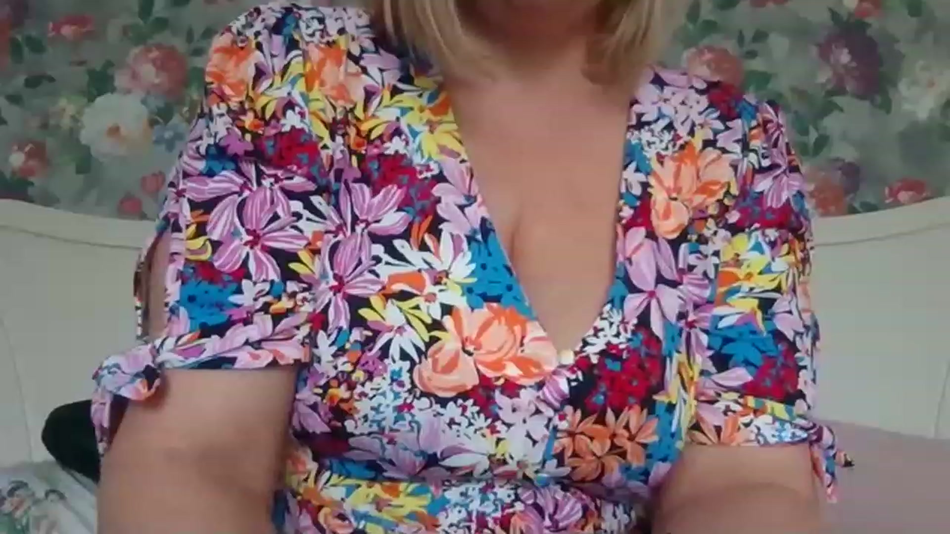 Gallery image thumbnail from LucieLowe's myfreecams stream on, 04/17/2023, 12:26 image 11 of 20