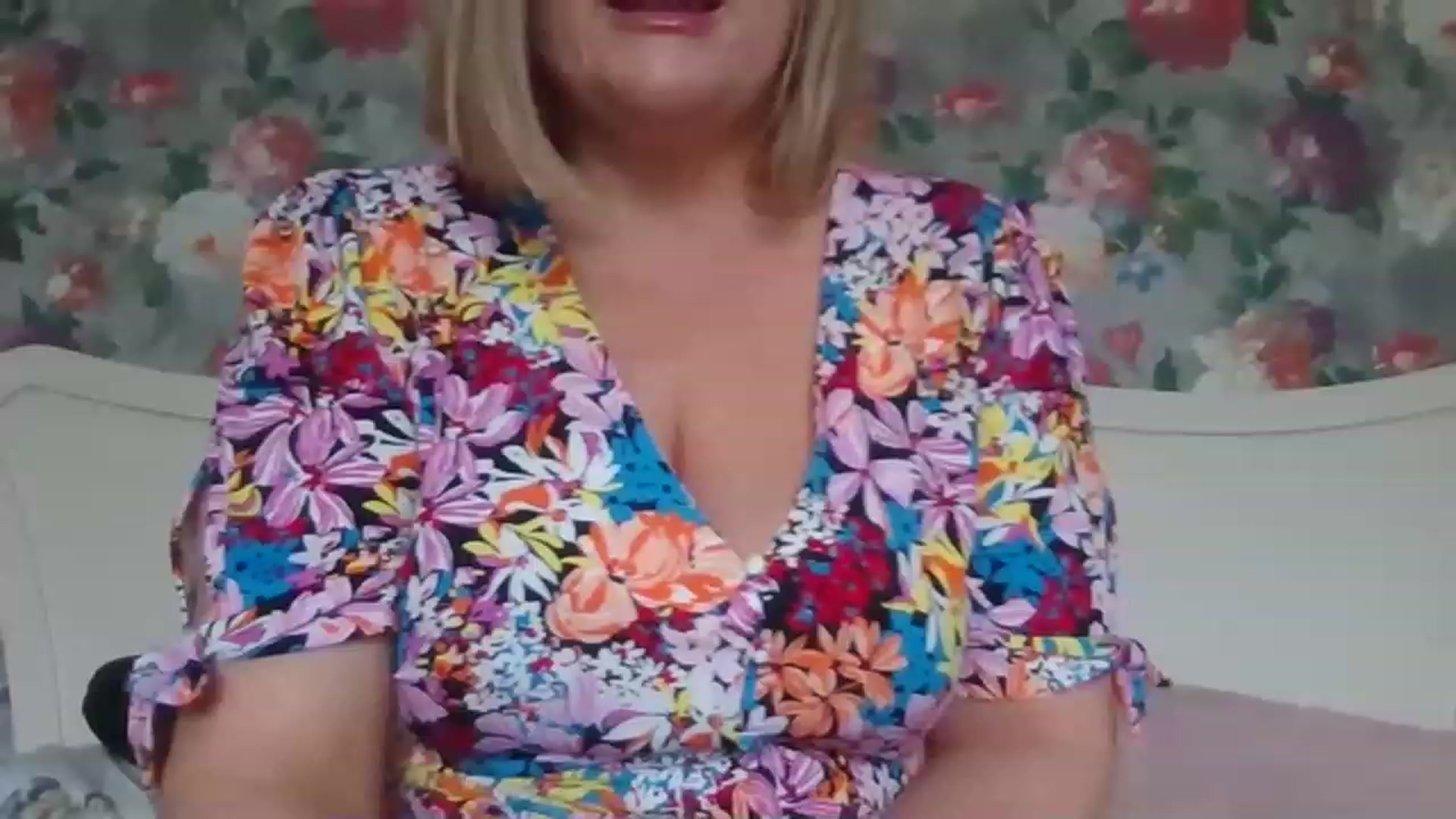 Gallery image thumbnail from LucieLowe's myfreecams stream on, 04/17/2023, 12:26 image 8 of 20