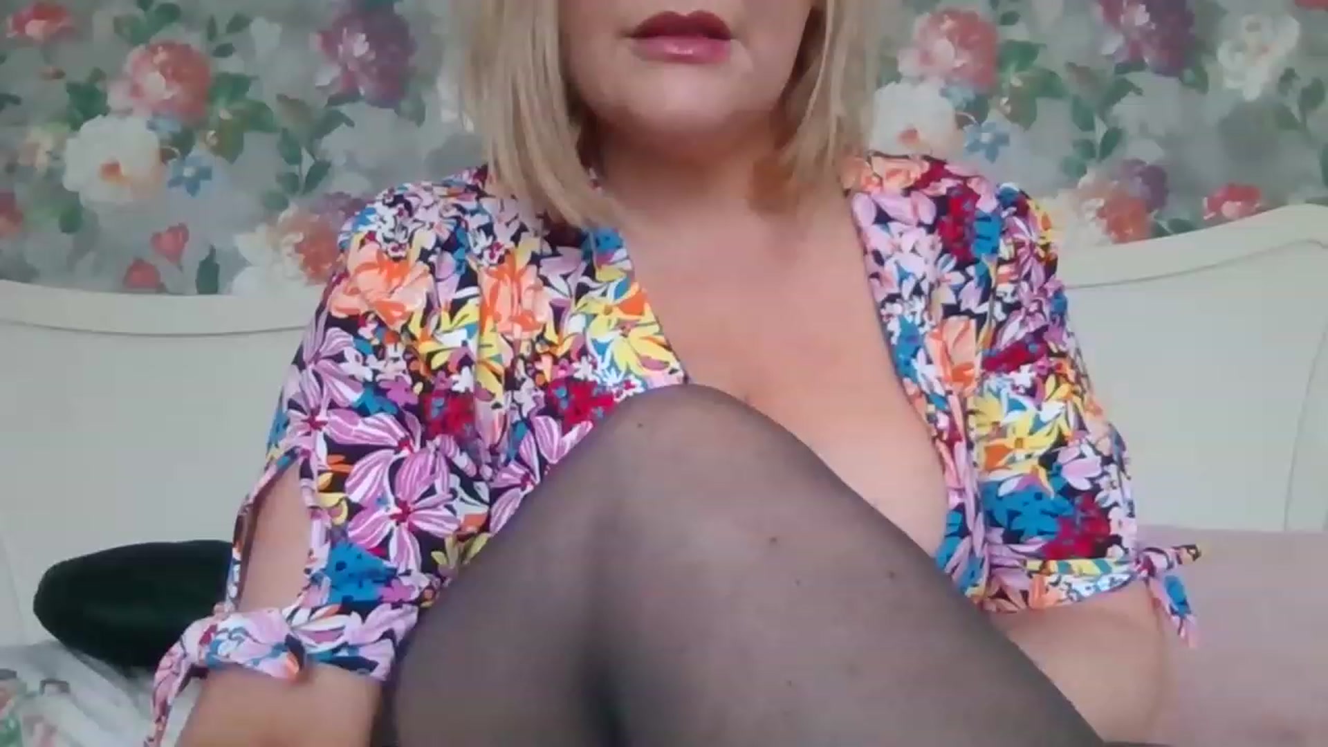Gallery image thumbnail from LucieLowe's myfreecams stream on, 04/17/2023, 12:26 image 13 of 20