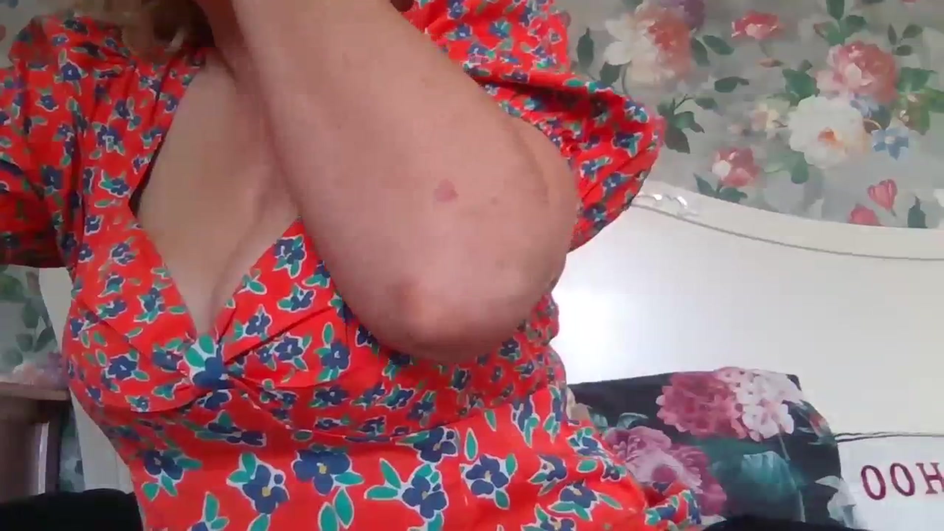 Gallery image thumbnail from LucieLowe's myfreecams stream on, 10/03/2023, 11:30 image 6 of 20