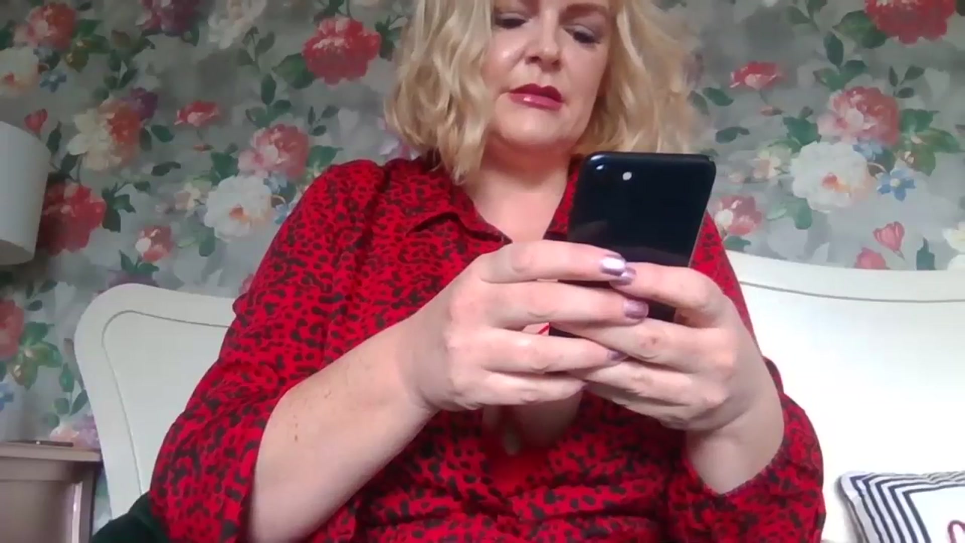 Gallery image thumbnail from LucieLowe's myfreecams stream on, 10/19/2023, 12:05 image 8 of 20
