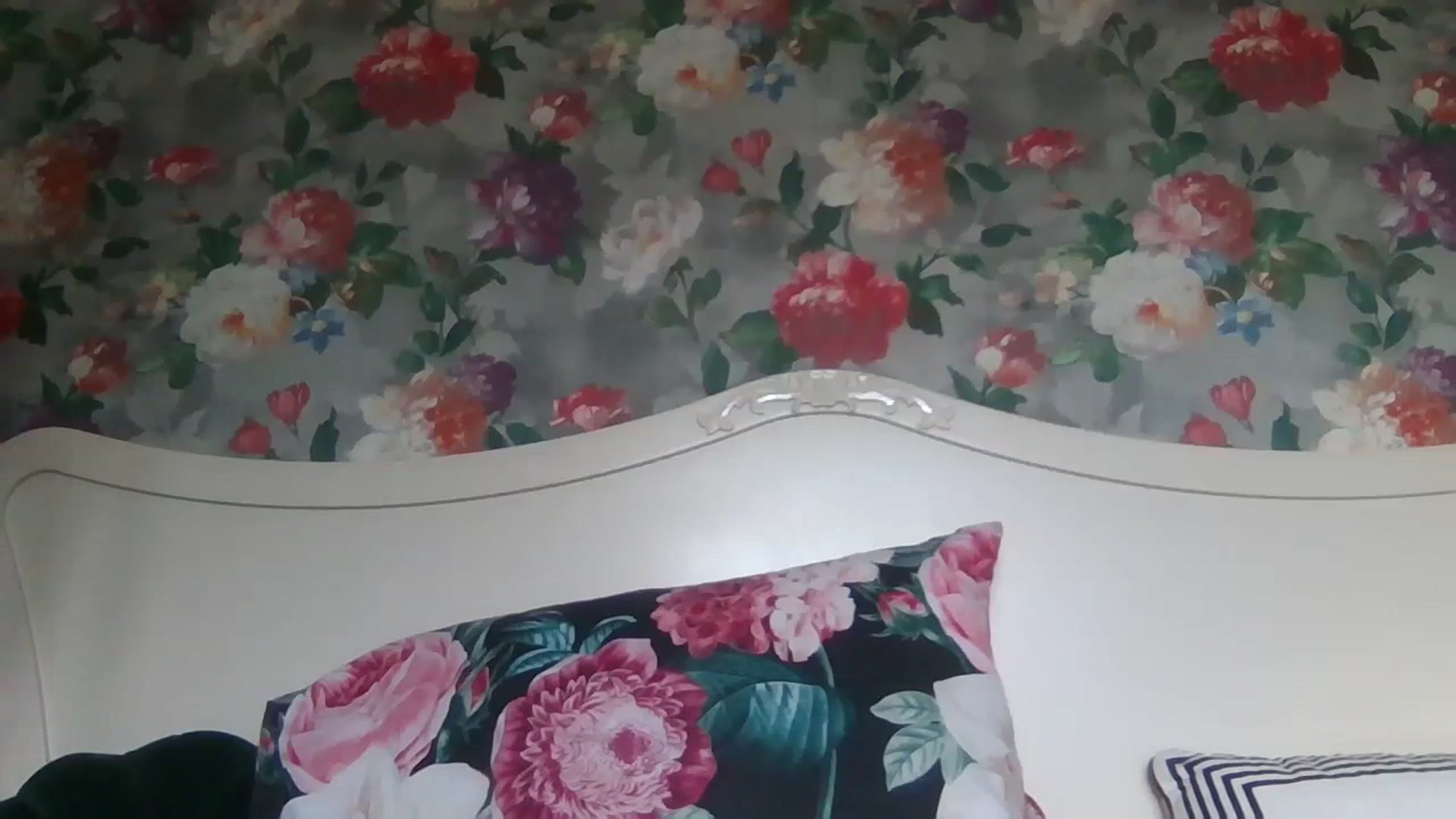 Gallery image thumbnail from LucieLowe's myfreecams stream on, 10/19/2023, 12:05 image 9 of 20