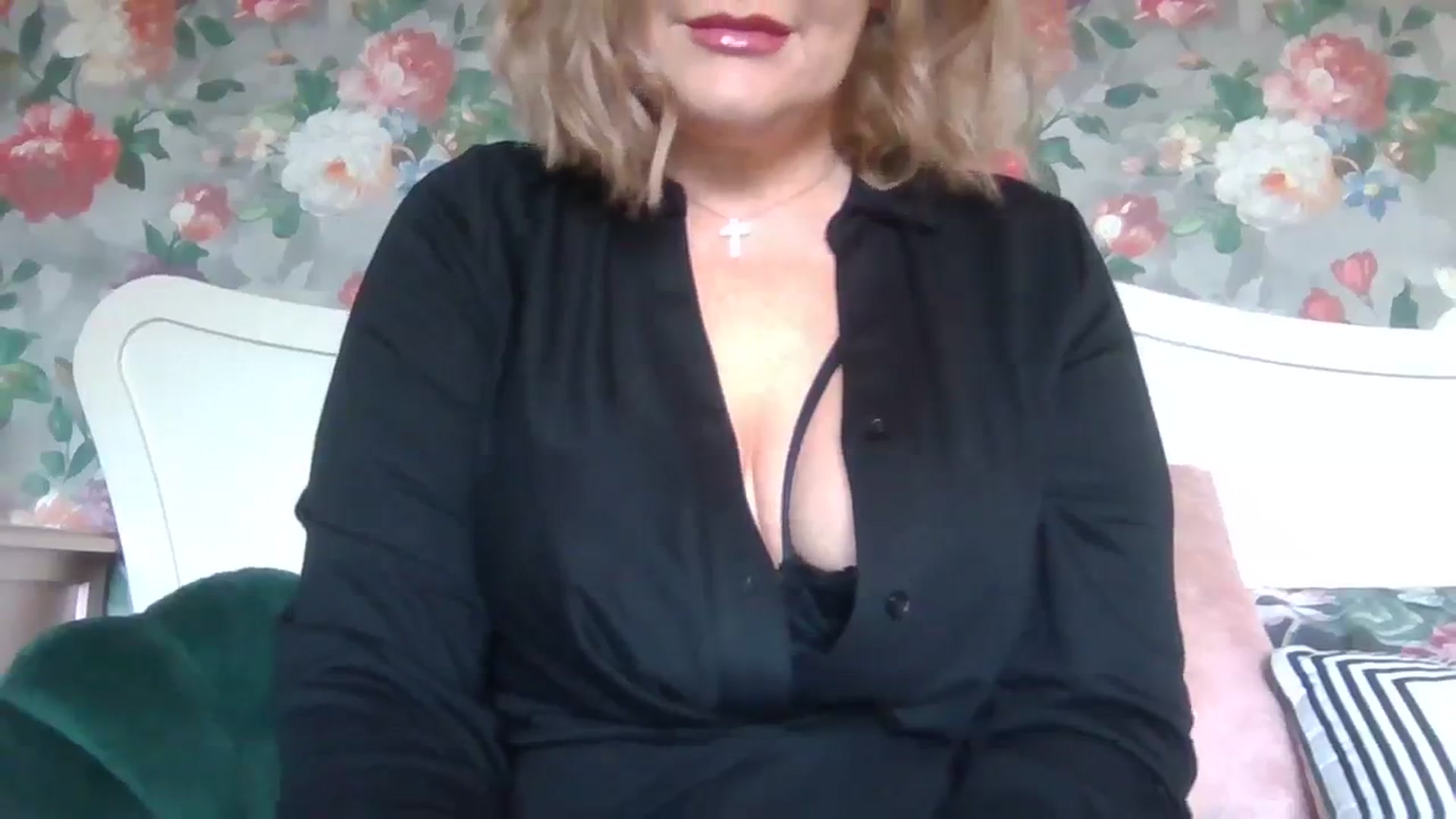 Gallery image thumbnail from LucieLowe's myfreecams stream on, 11/09/2023, 13:13 image 11 of 20