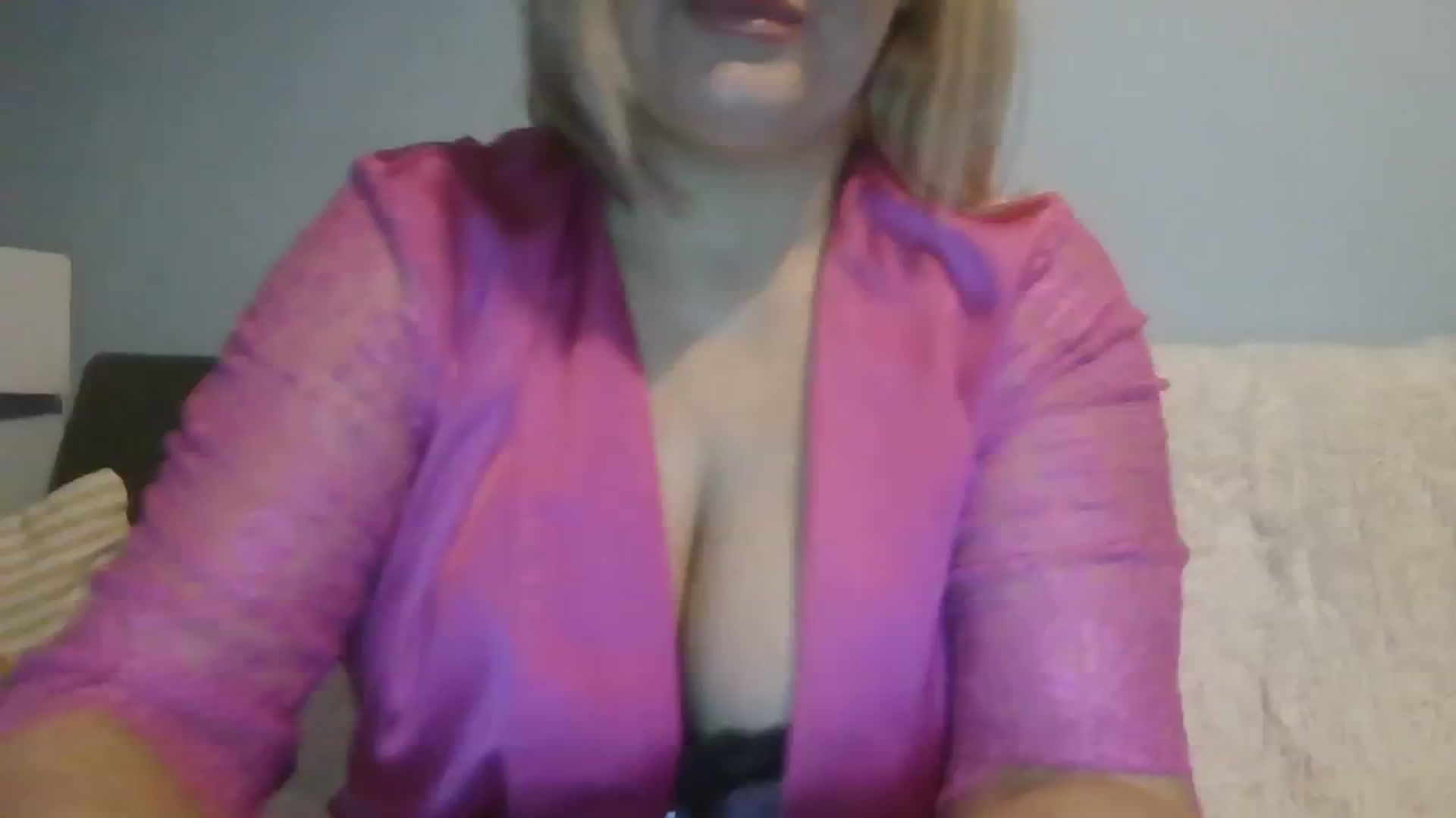 Gallery image thumbnail from LucieLowe's myfreecams stream on, 01/21/2024, 10:43 image 1 of 20