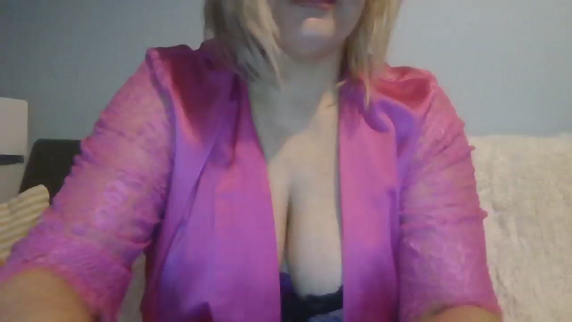 Gallery image thumbnail from LucieLowe's myfreecams stream on, 01/21/2024, 10:43 image 7 of 20